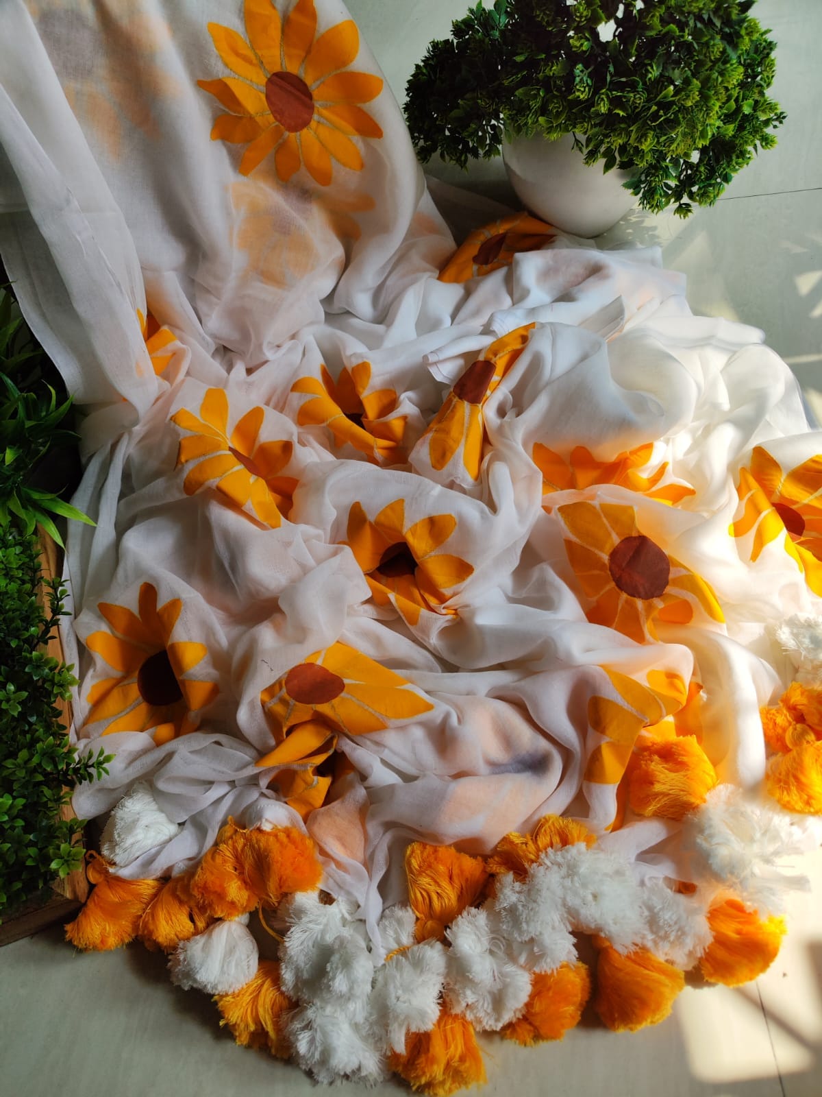 120 count hand paint big pom-pom Mul cotton saree No blouse - White - Mul cotton