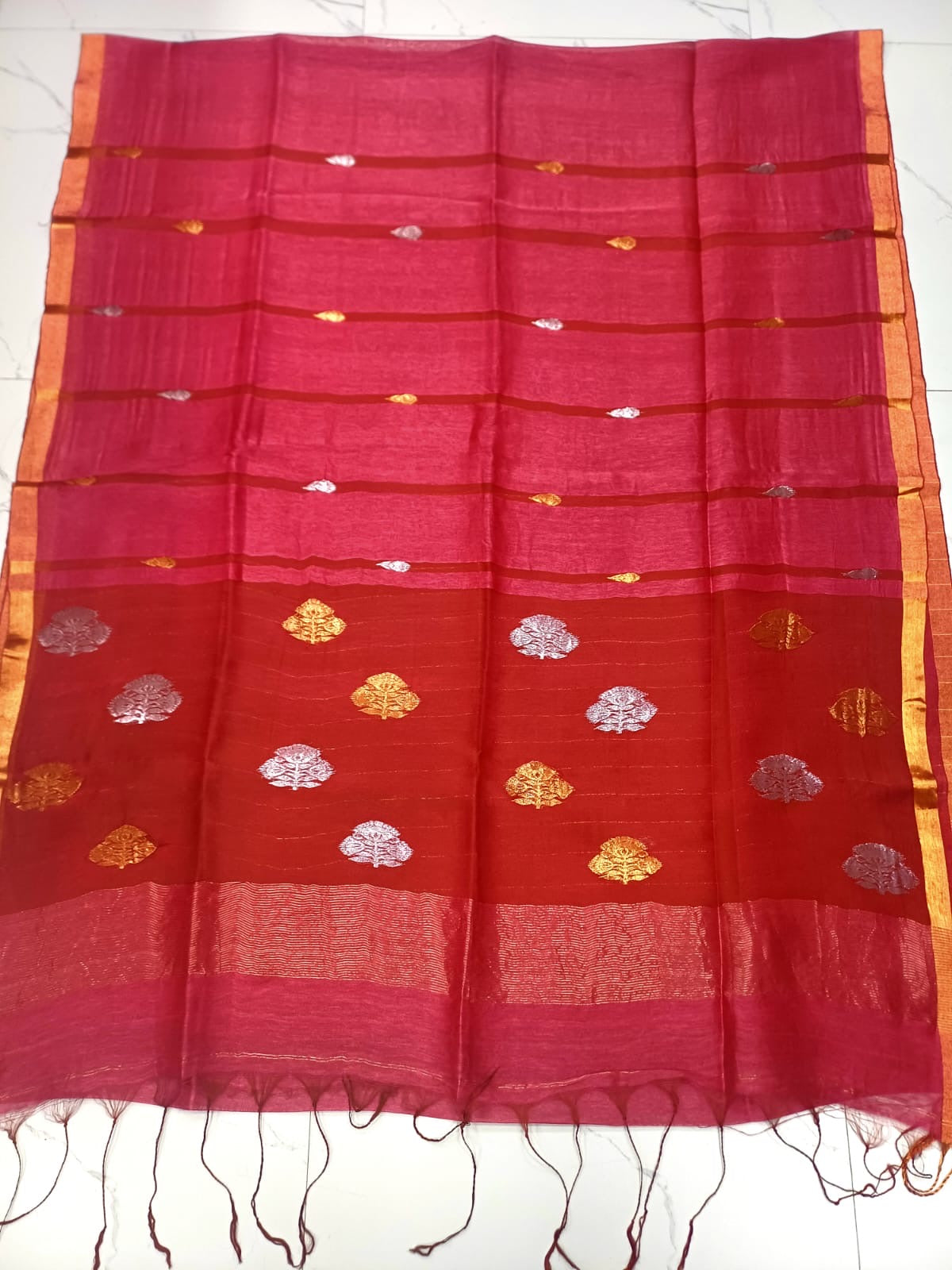 Resham bi linen jamdani saree with geometric zari borders