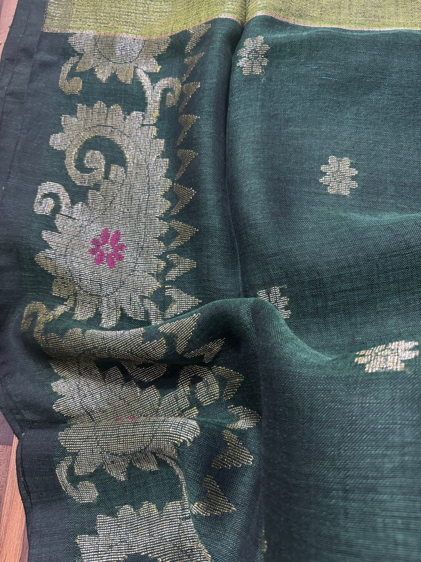 Mehendi green coloured kolka linen jamdani saree