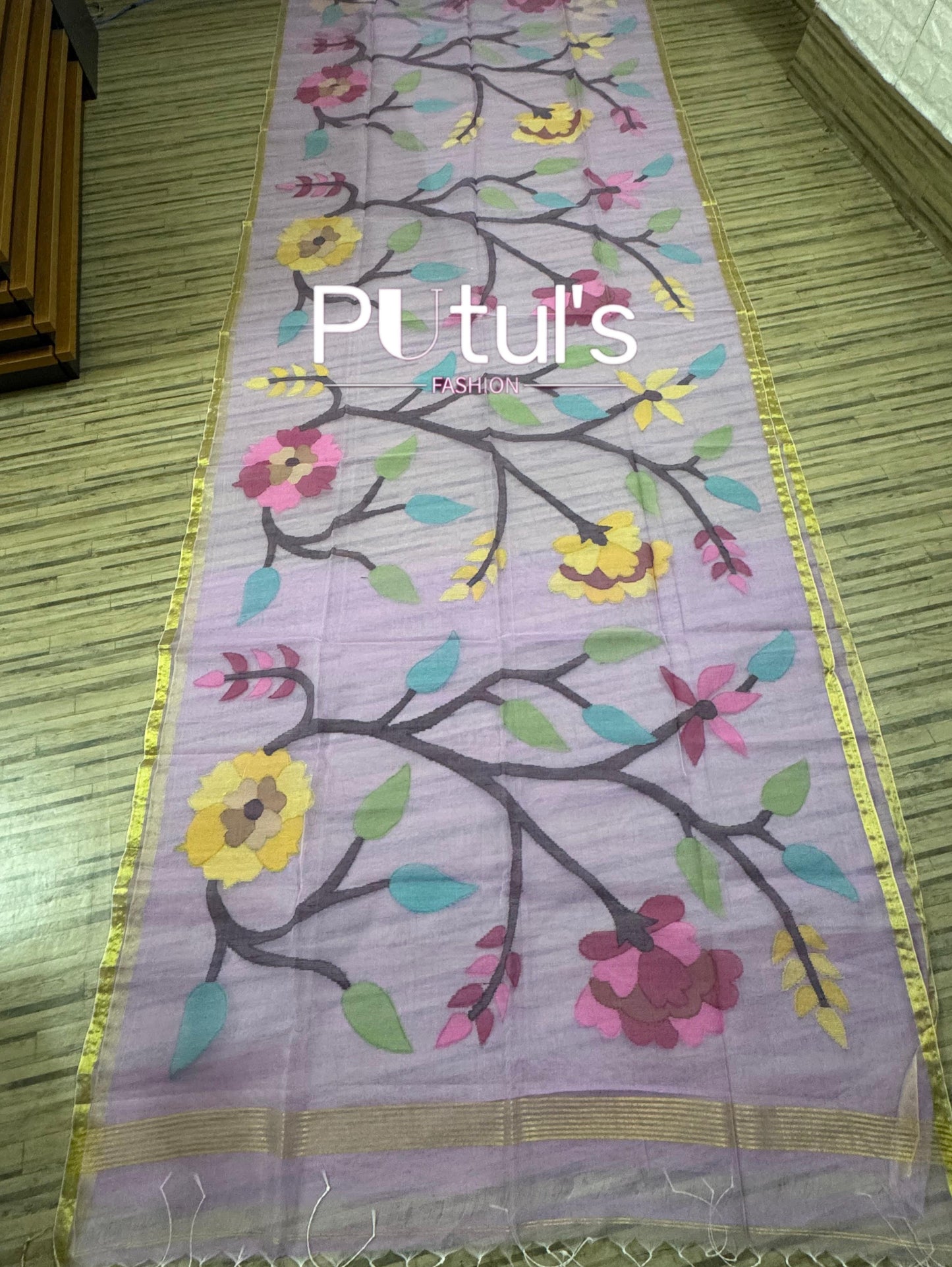 Handweaving muslin jamdani saree of Bengal - muslin saree