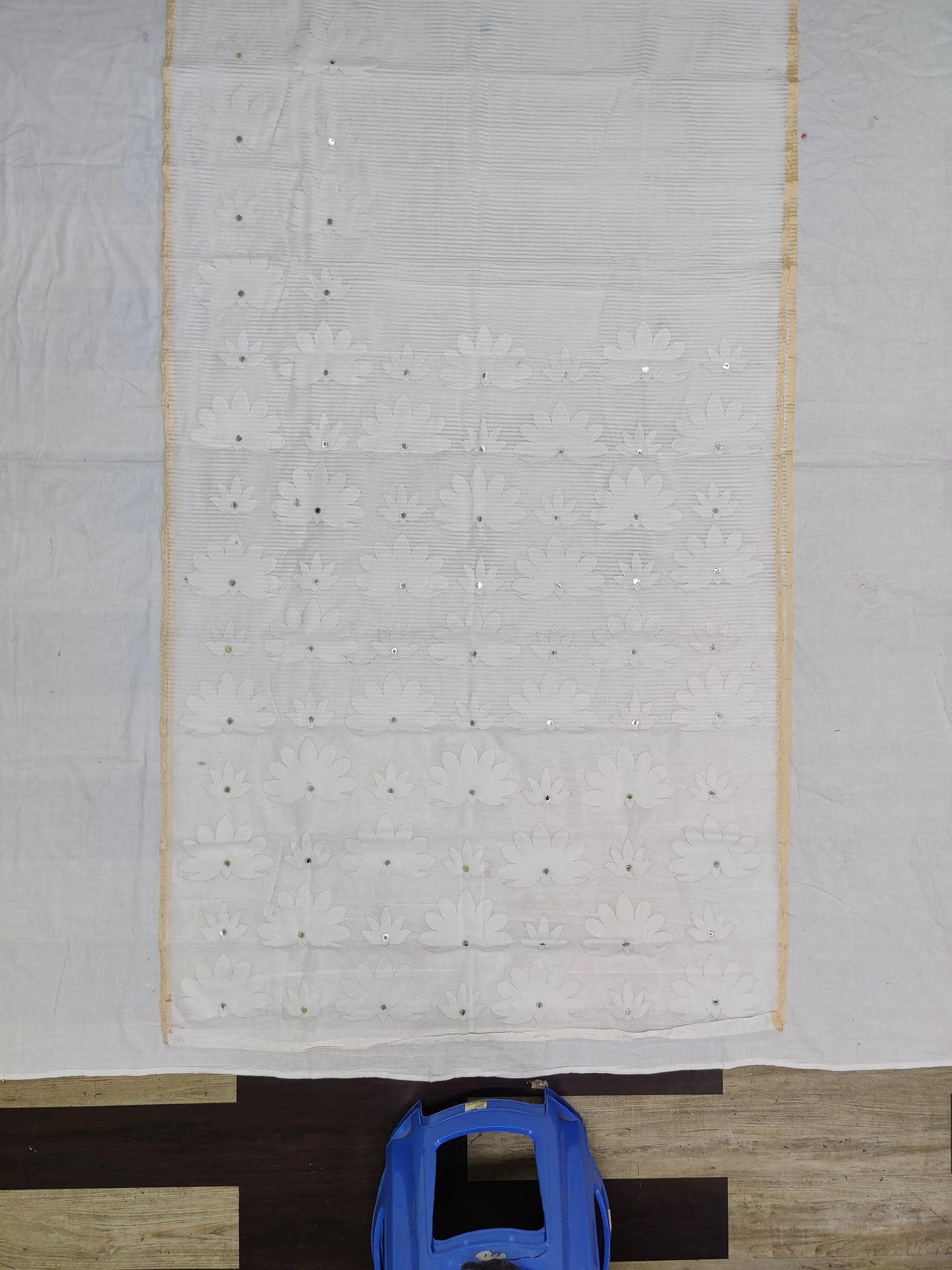 Applique saree on noyel fabric white Putul's fashion