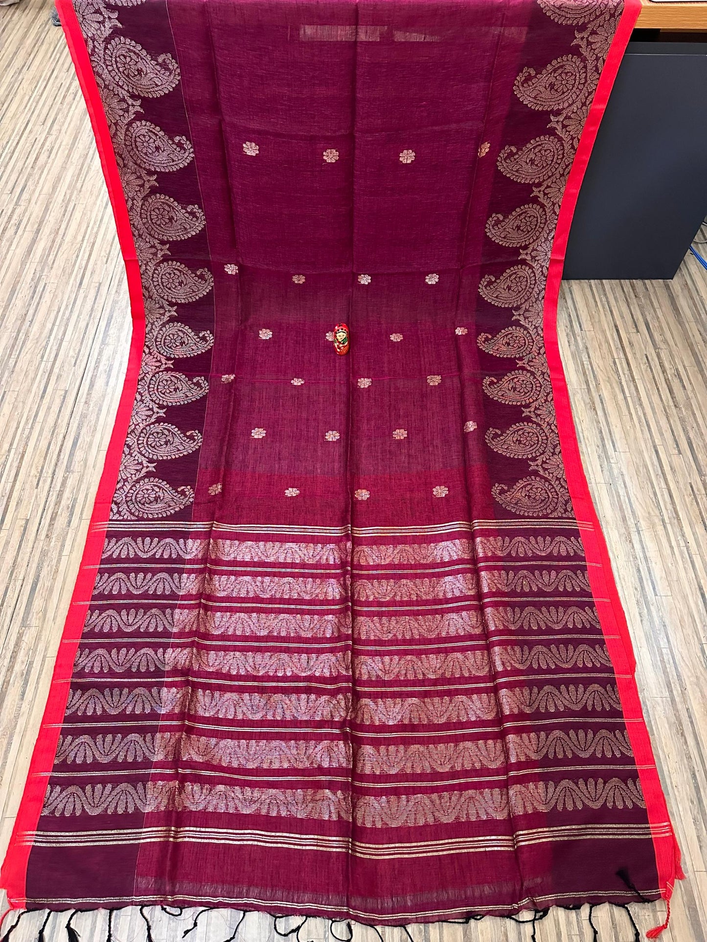 Wine coloured kolka Linen Jamdani saree