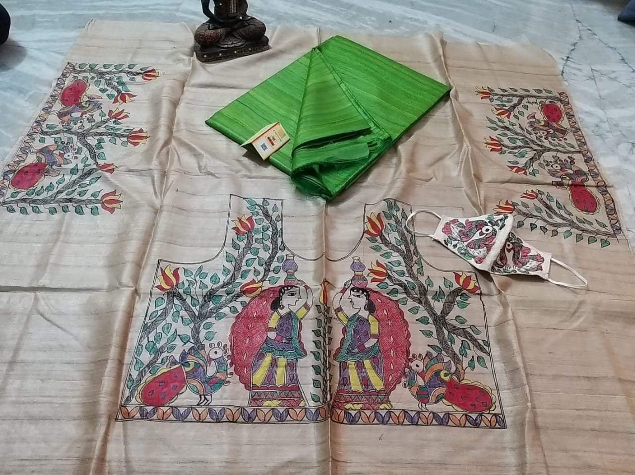 Single dye tussar silk saree with Madhubani hand painting blouse piece, silk mark certified