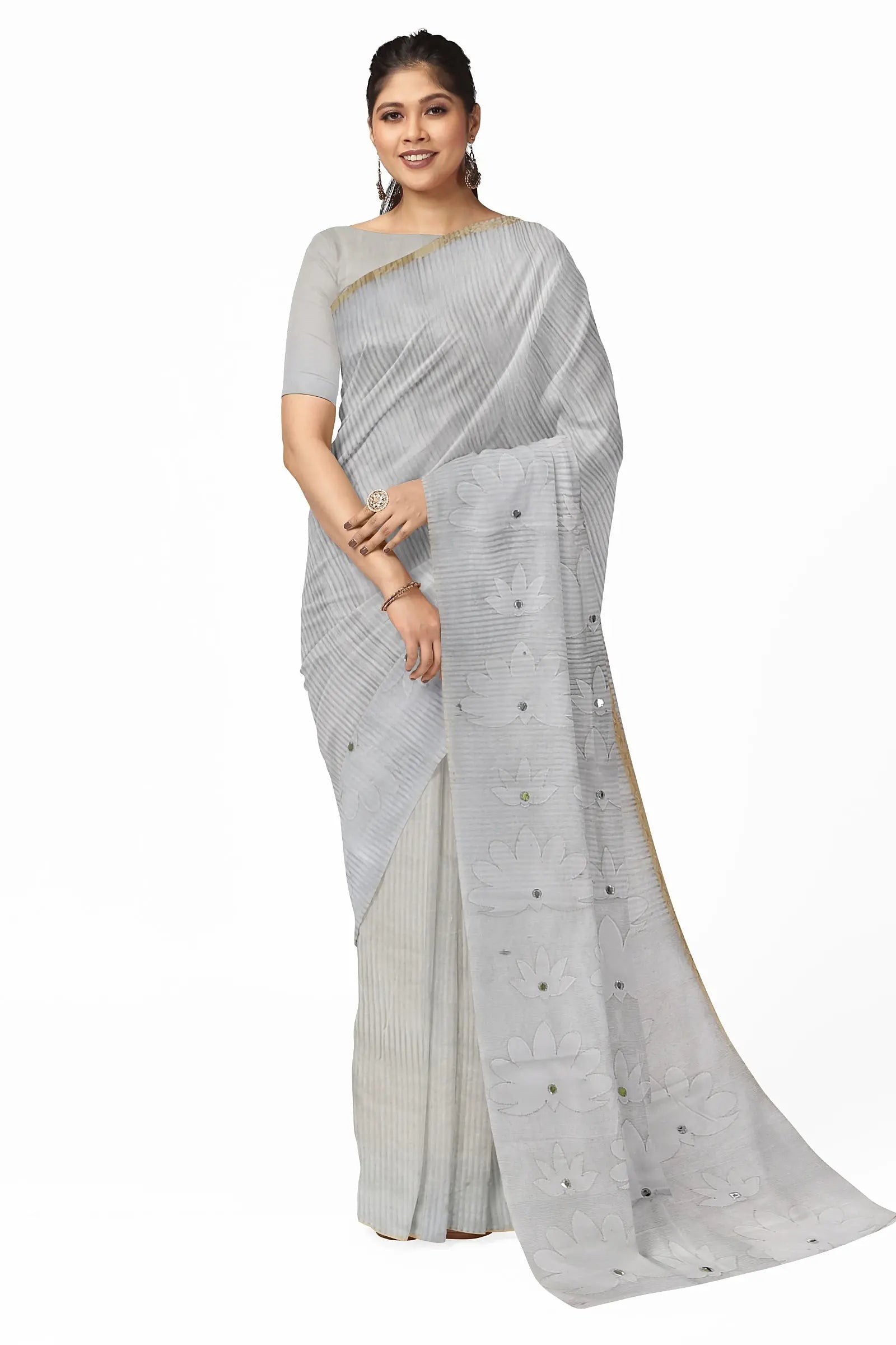 Applique saree on noyel fabric white Putul's fashion