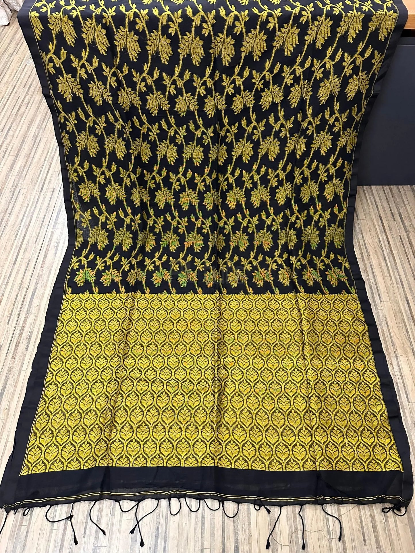 Linen Banarasi saree Putul's Fashion
