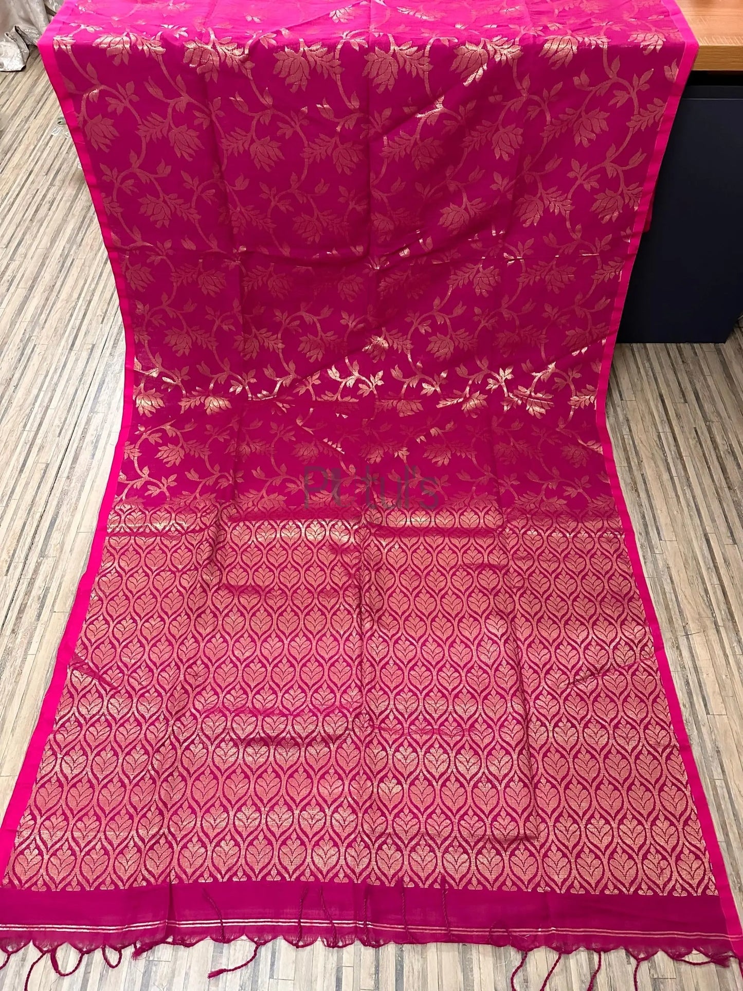 Linen Banarasi saree rani Putul's Fashion
