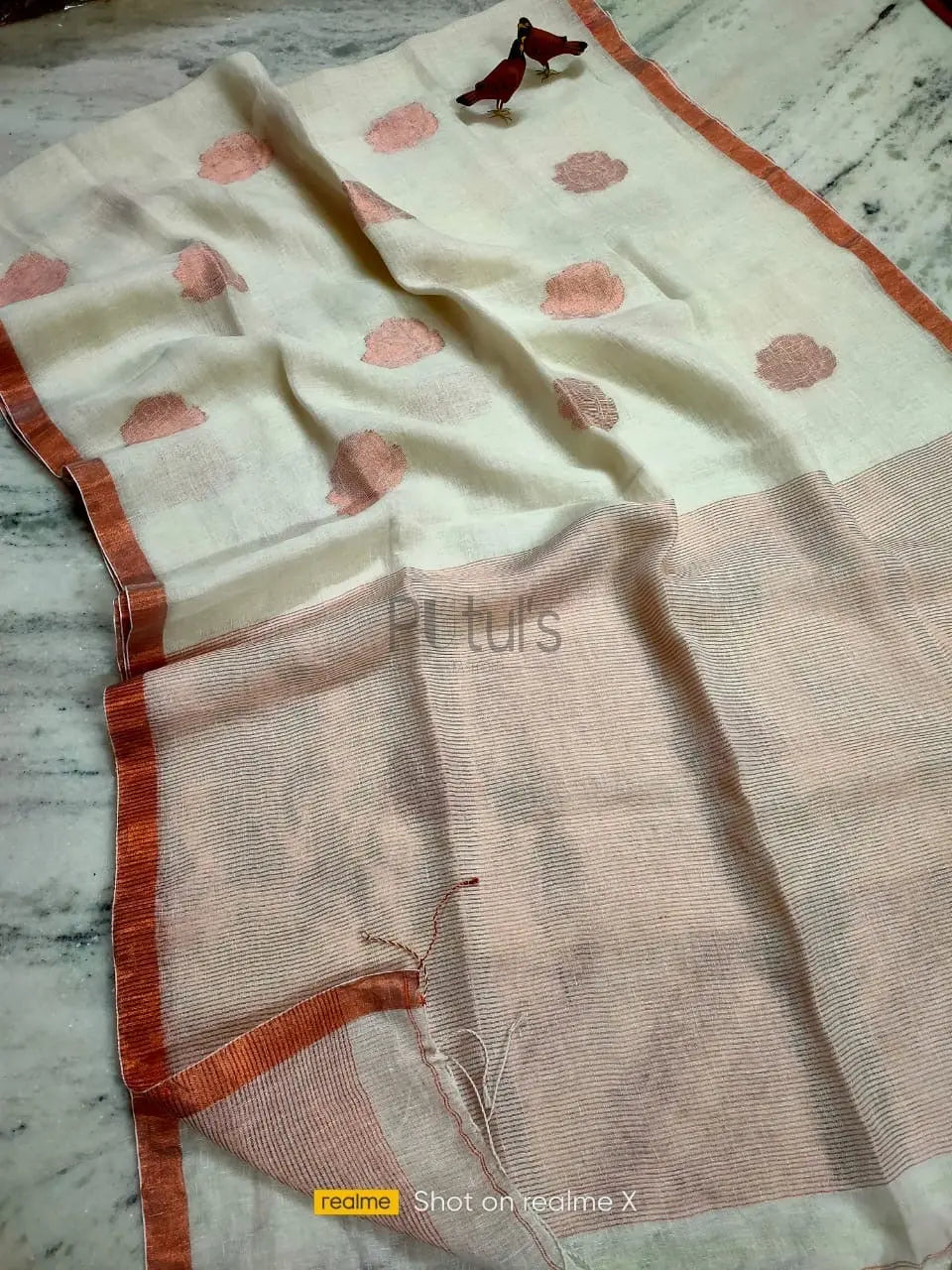 Linen Jamdani Rose motif saree Putul's Fashion