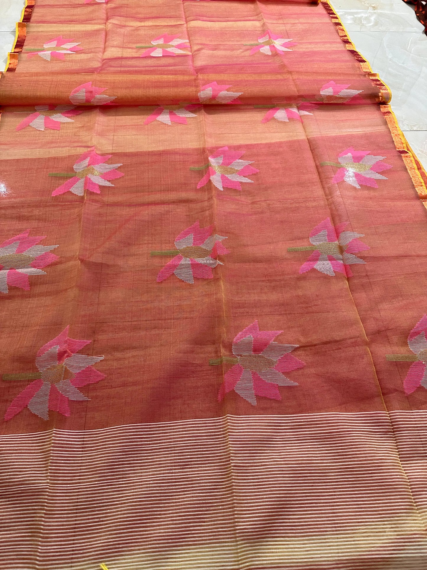 Peach 🍑 coloured dual tone hand weaving muslin jamdani saree Putul's Fashion