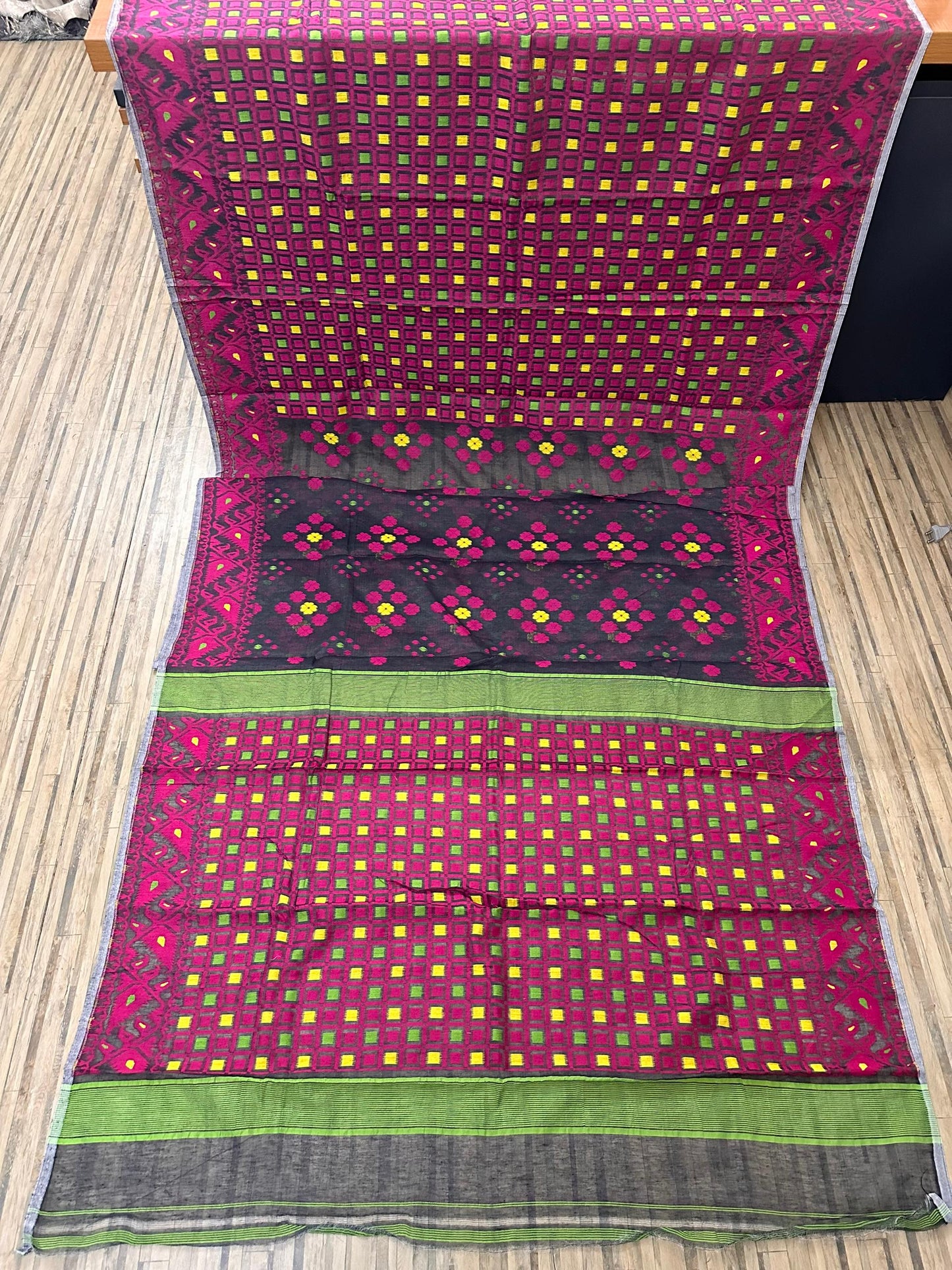 Box motif soft Dhakai jamdani saree - Rani - jamdani saree