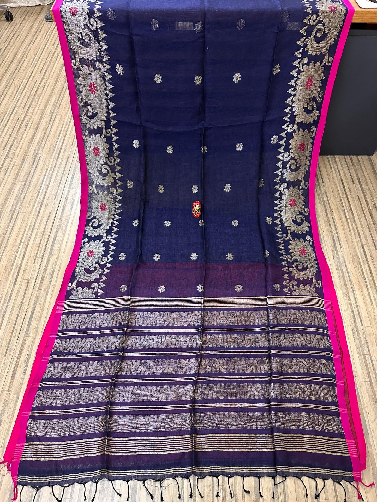 Violet coloured kolka linen jamdani saree - Linen Saree