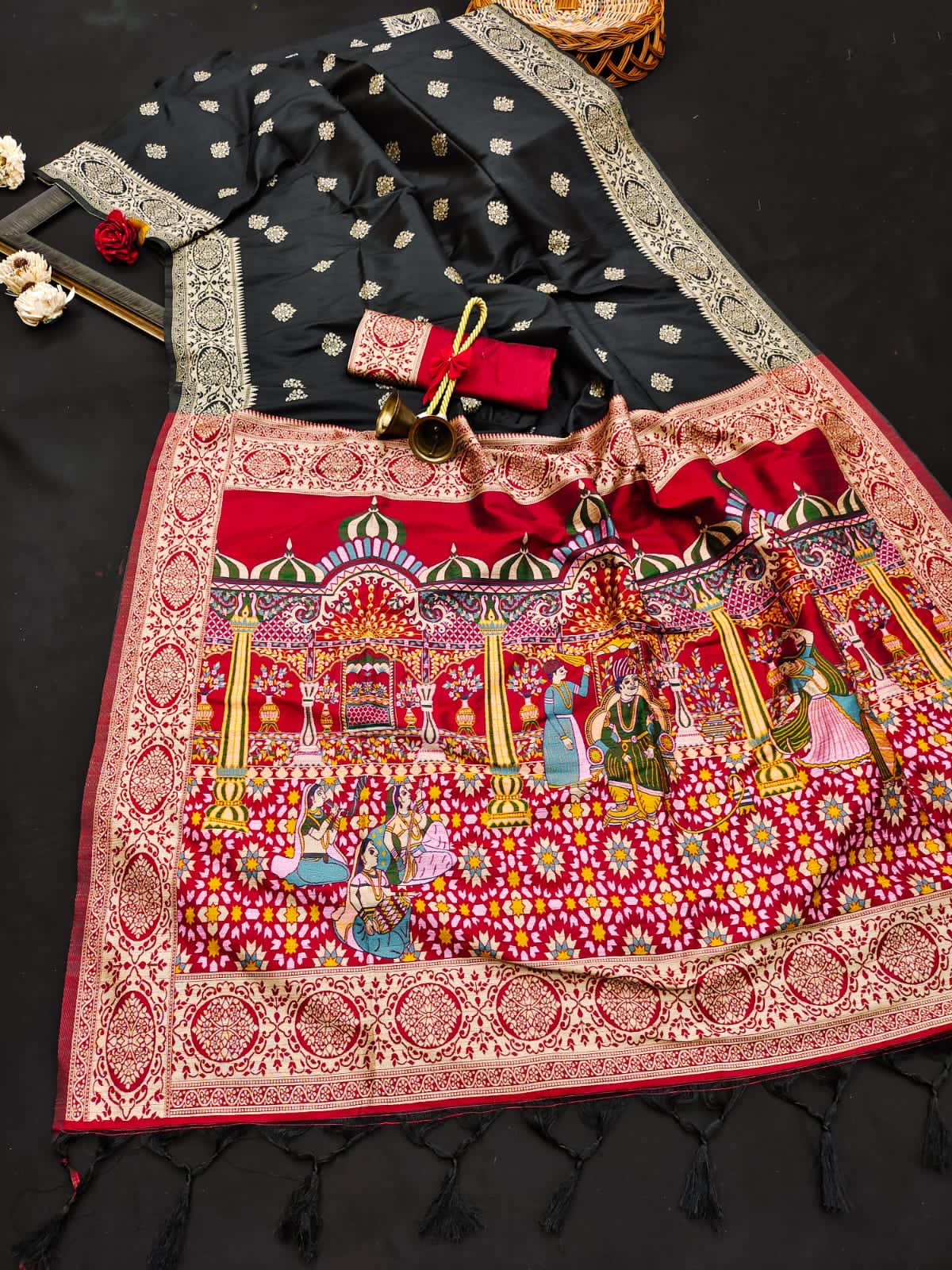Raw silk saree in ancient motif anchol - Black