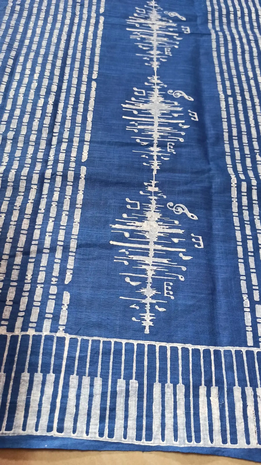 Bengali script on saree Putul's fashion