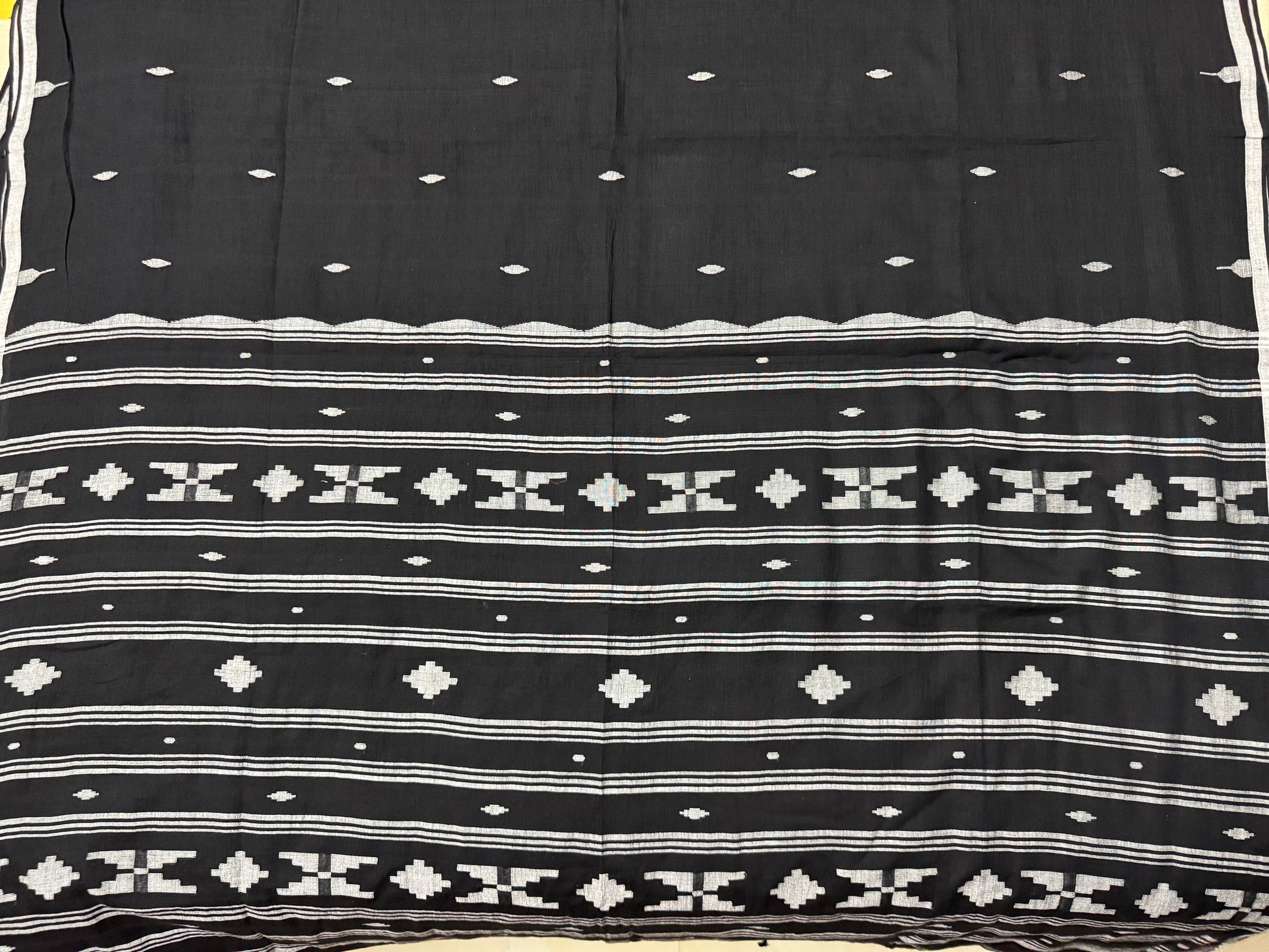 Black coloured cotton jamdani of burdwan - Black - Cotton jamdani