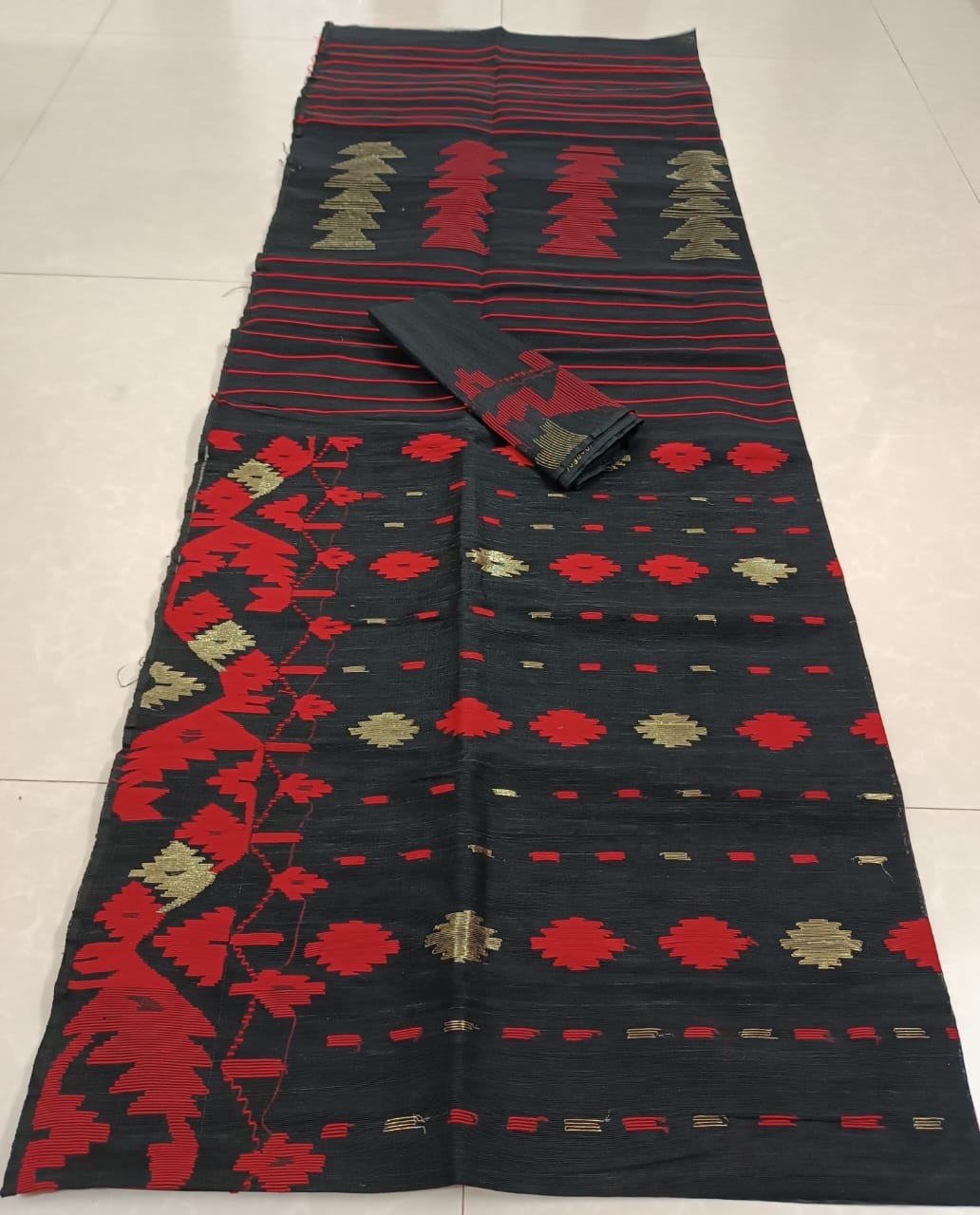 Black coloured Half silk jamdani from Bangladesh - Bangladesh jamdani