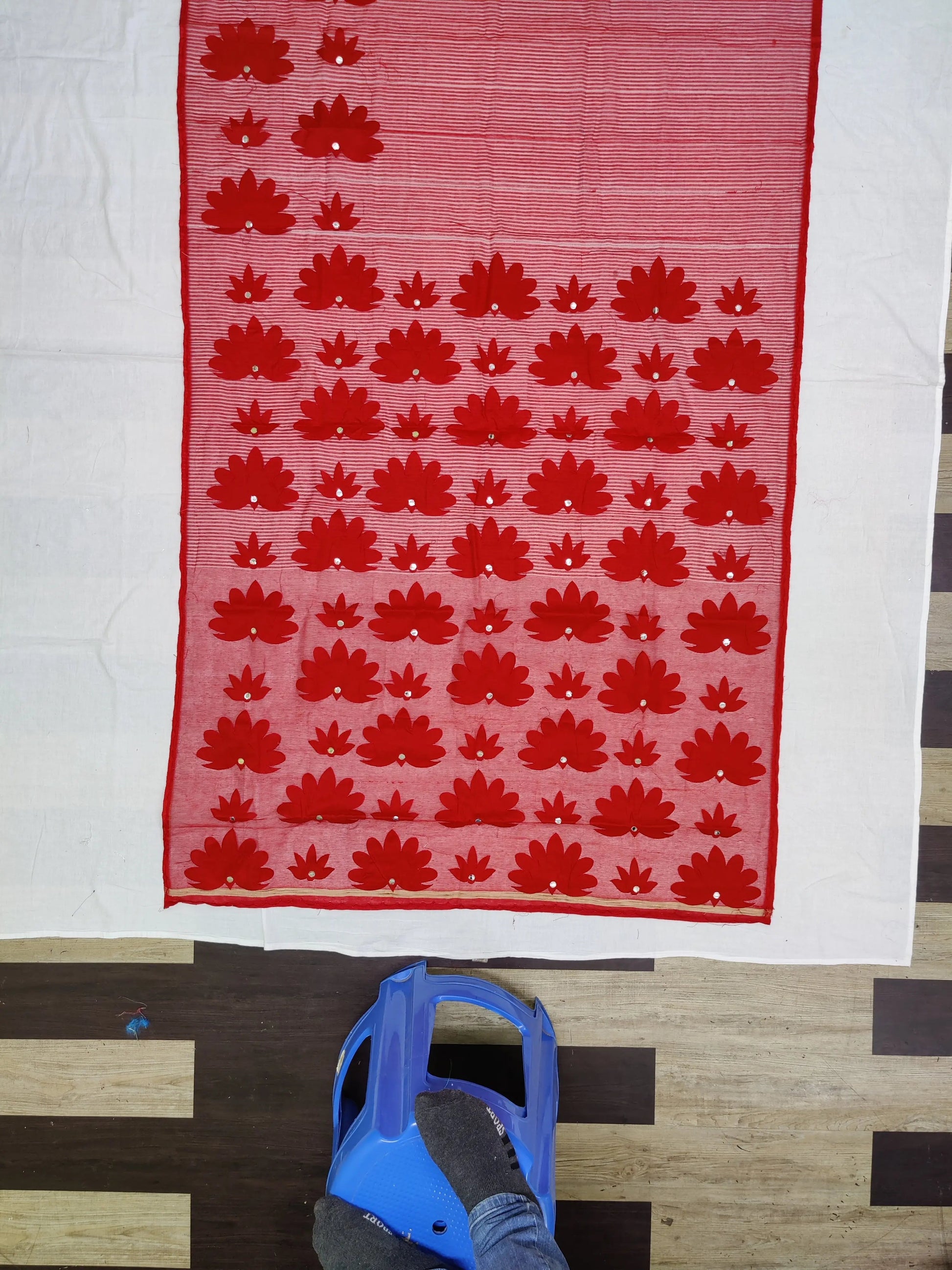 Applique saree on noyel fabric red Putul's fashion