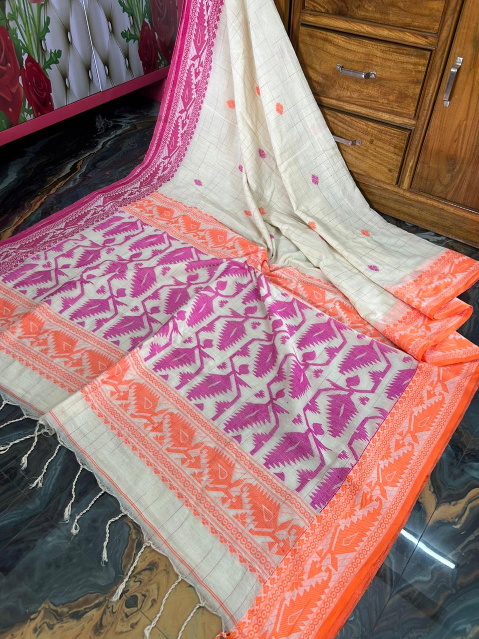 Cotton ikkat jamdani saree of Bengal - White - Cotton jamdani