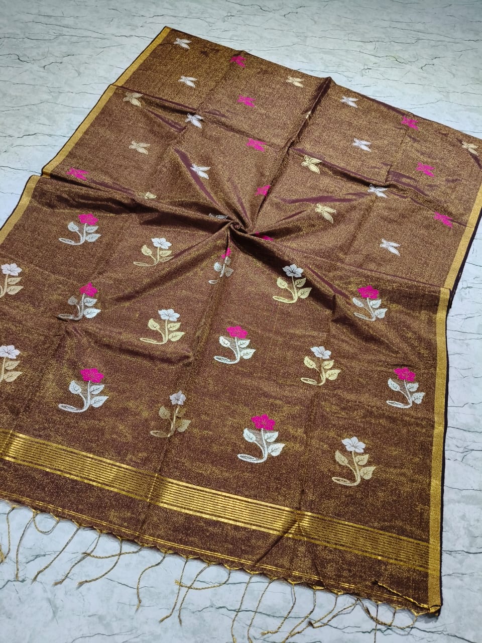Elegant Linen Jamdani Sarees for Traditional Wear at Putul’s Fashion - Brown - Linen Saree