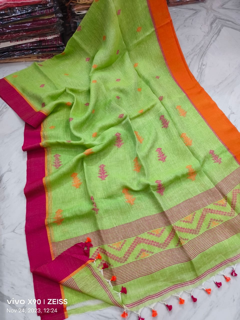 Ganga yamuna linen jamdani saree - Green