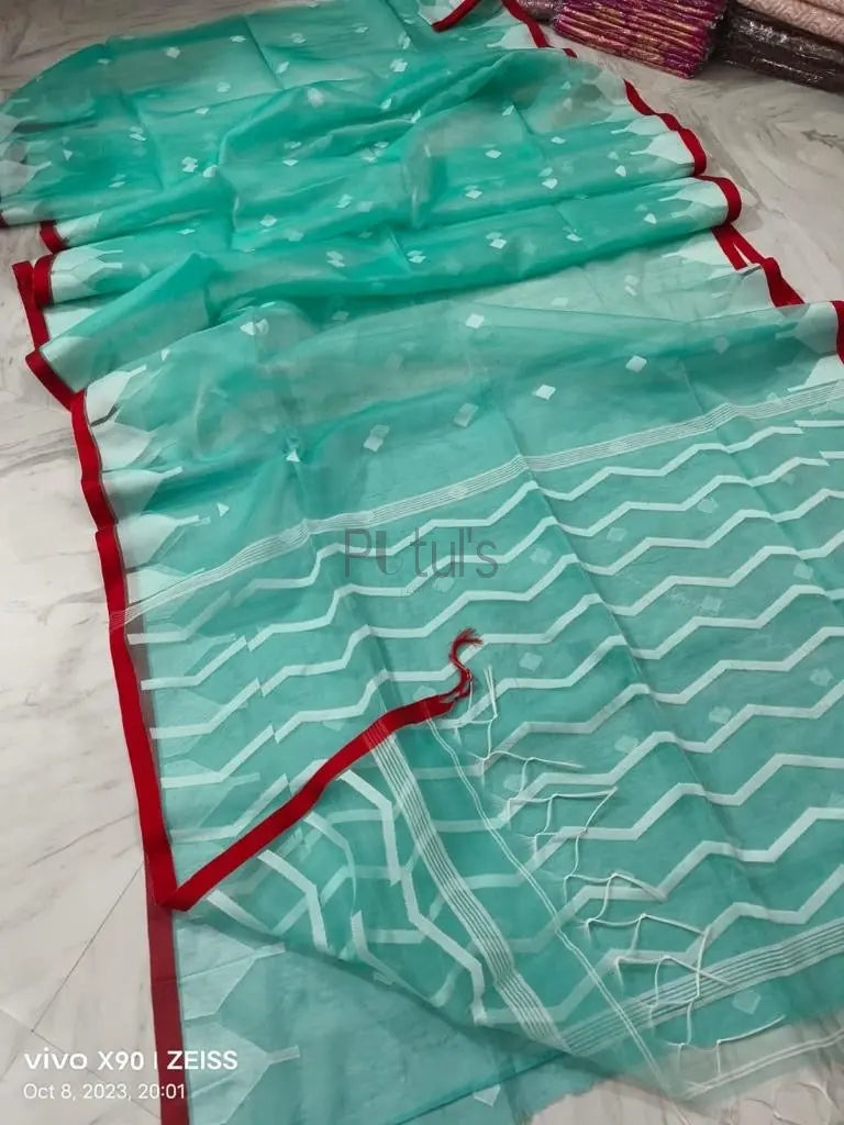 Handwoven temple border Muslin saree Putul's Fashion