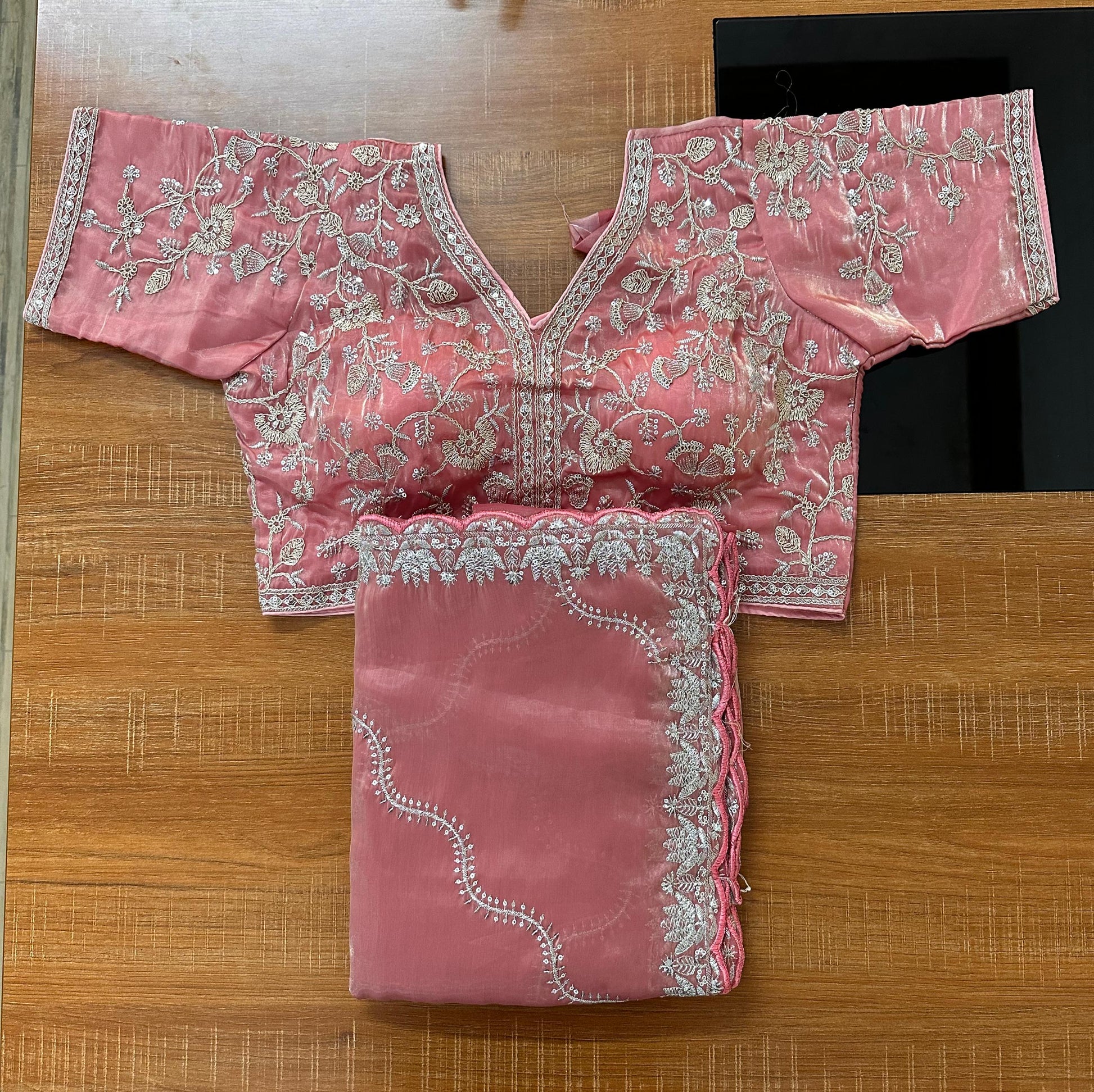 Jimmy choo saree with stitched blouse - Jimmy