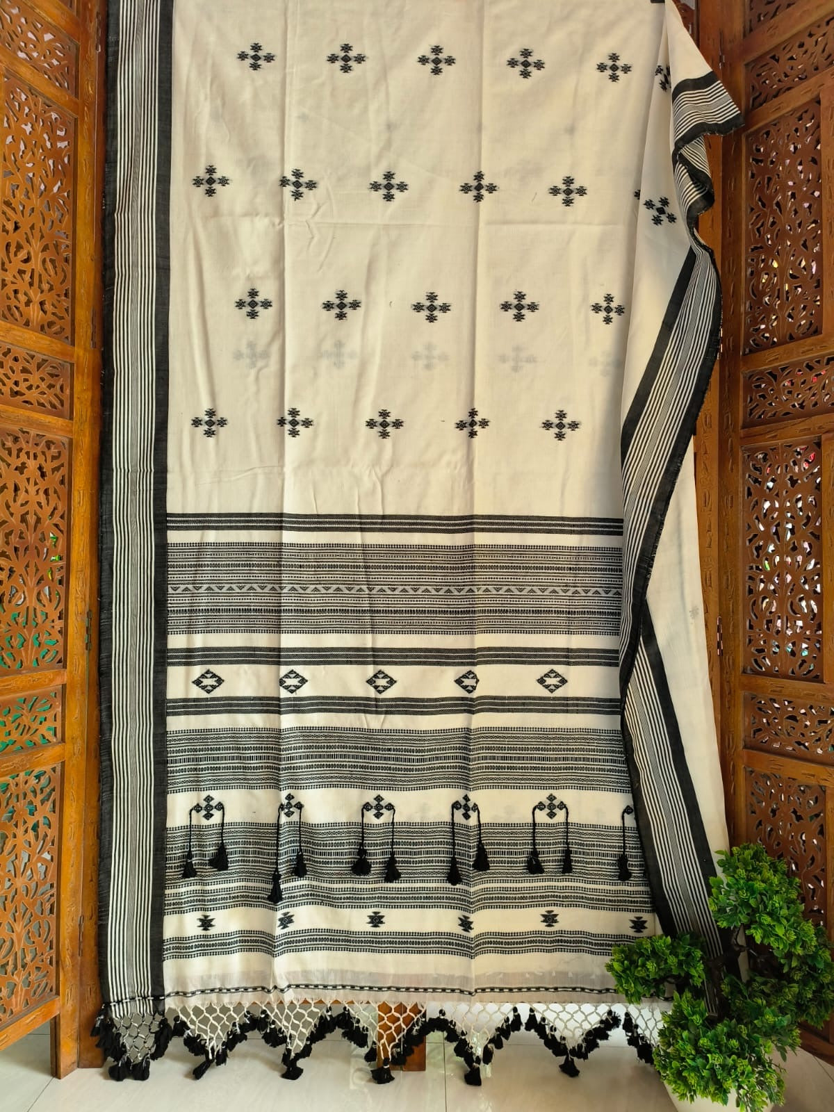 Khadi cotton Bhujodi weaving saree from Bengal - White - Khadi cotton saree