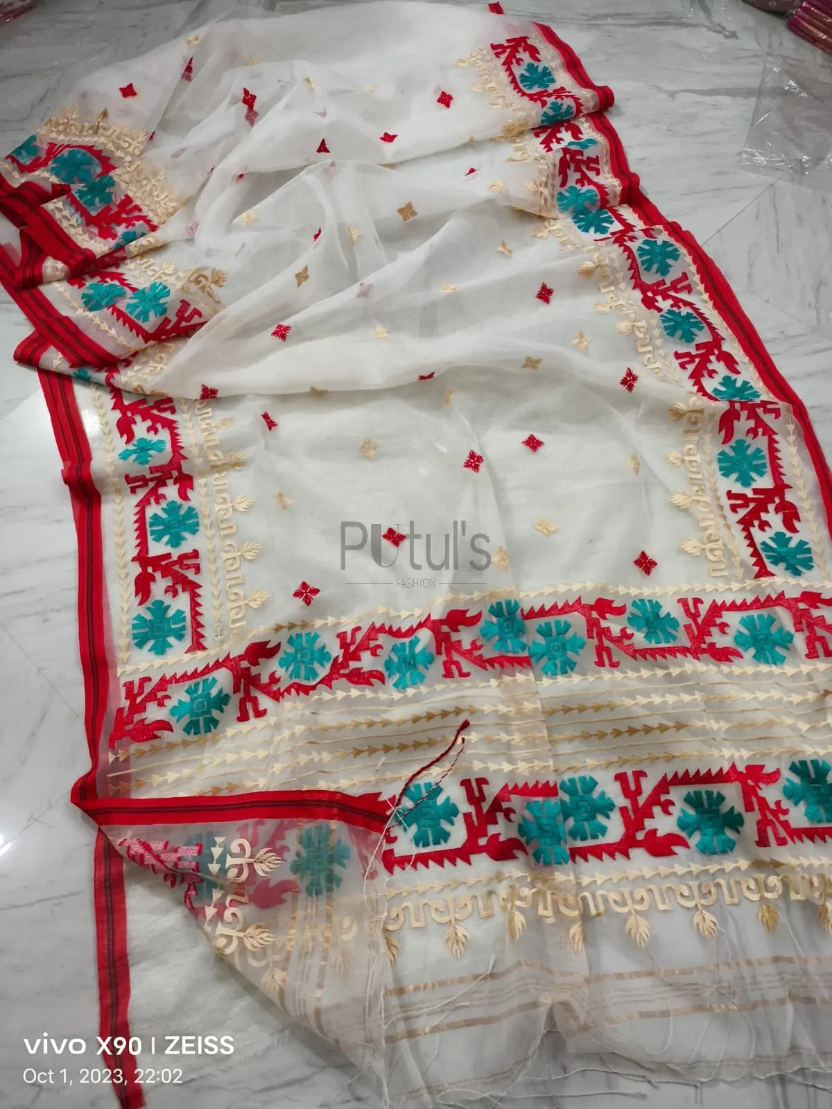 Soilasuta muslin jamdani of embroidery work - White - muslin saree