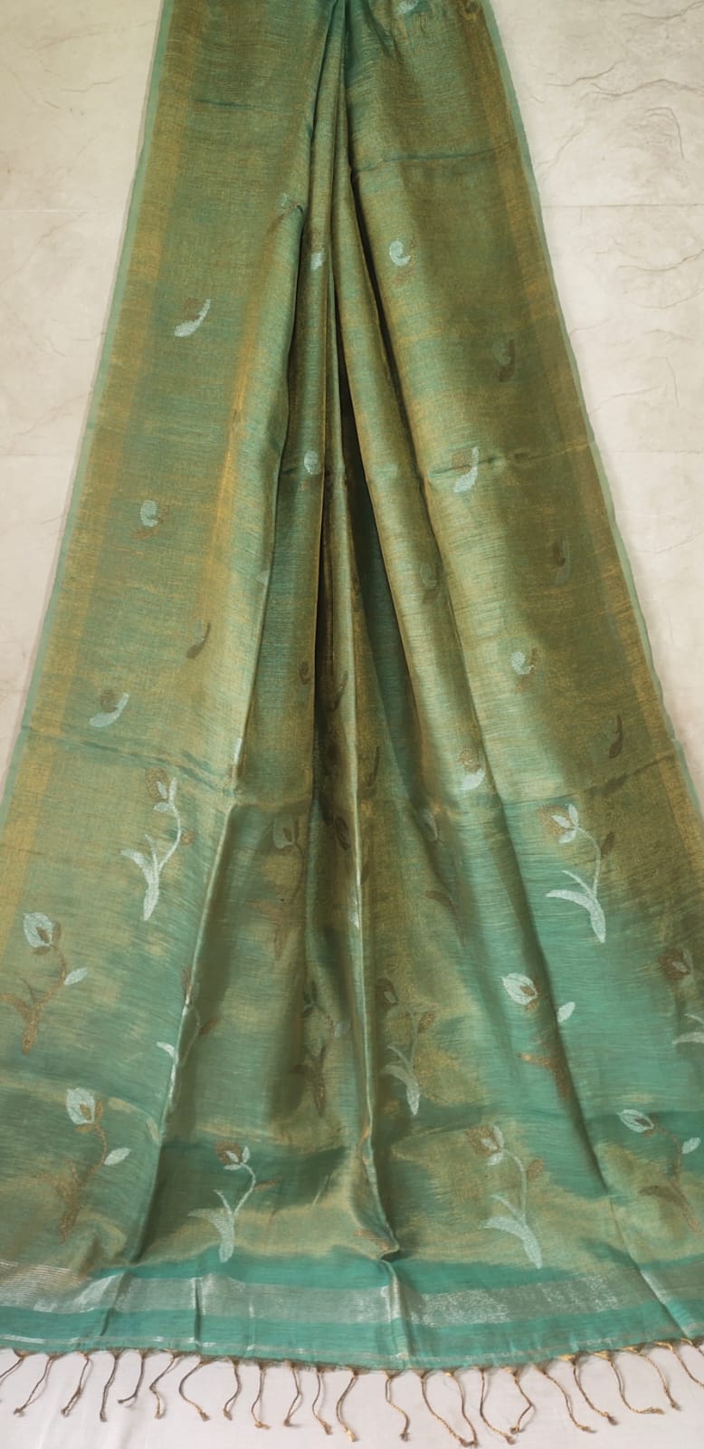 Tissue linen saree An elegant design of jamdani - Parrot green - Linen Saree