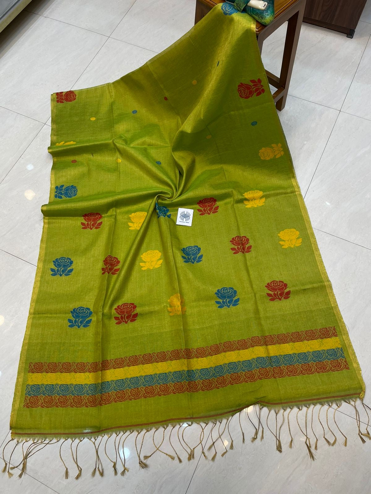 Elegant Linen Jamdani Sarees for Traditional Wear at Putul's Fashion