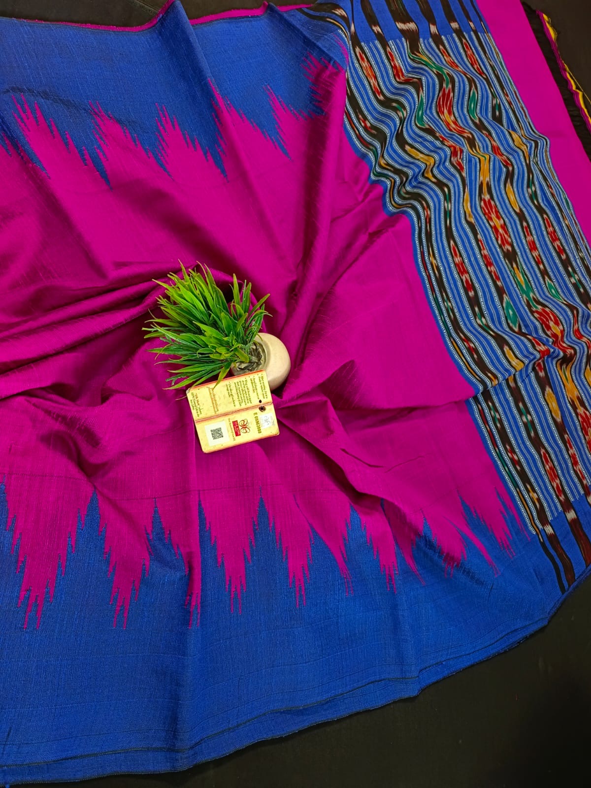 Chattishgarh raw silk saree with ikkat motif pallu Silk marked - Rani - Raw silk