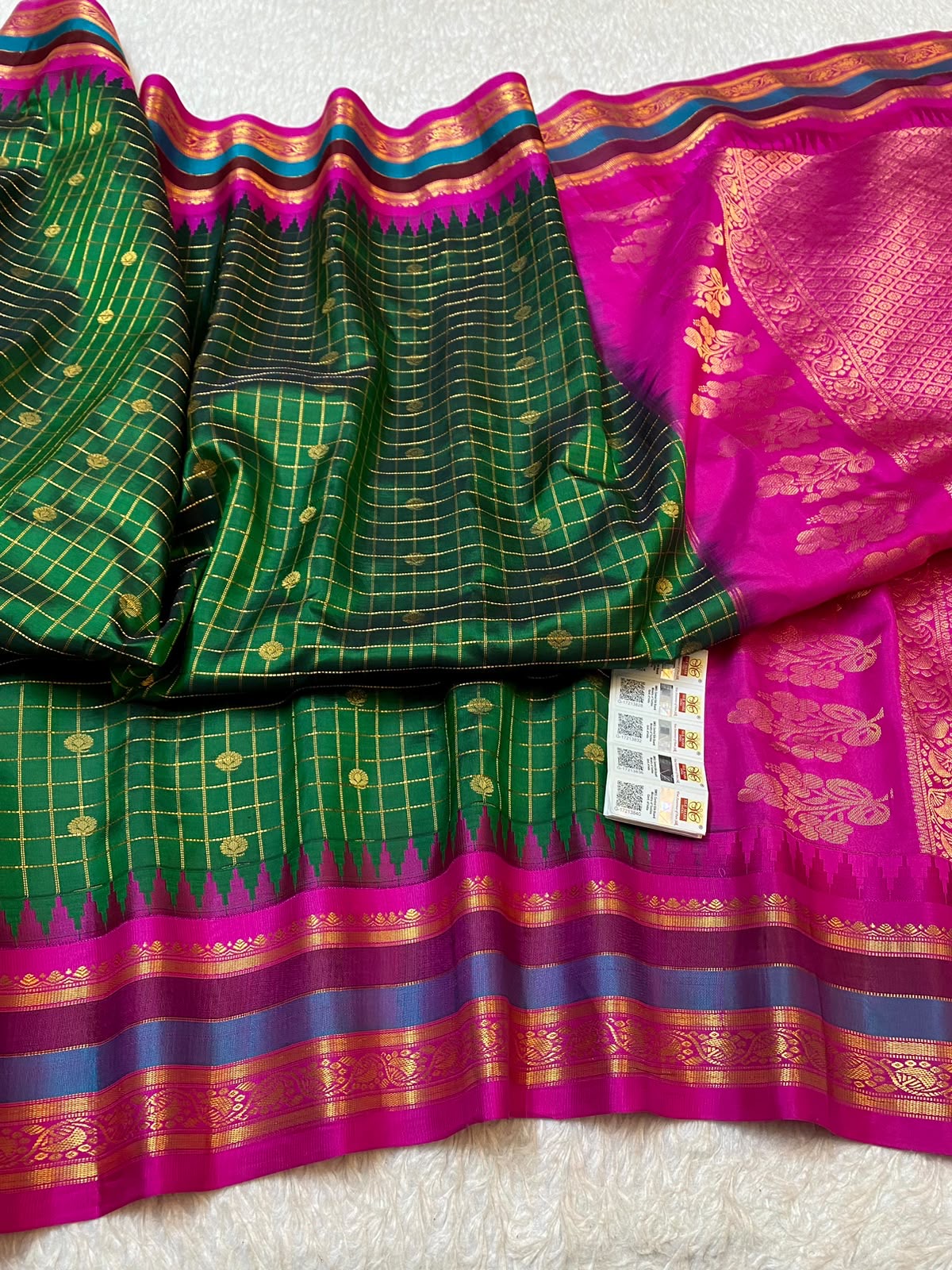 Pure Gadwal Silk Saree with Temple Kuttu Weaving