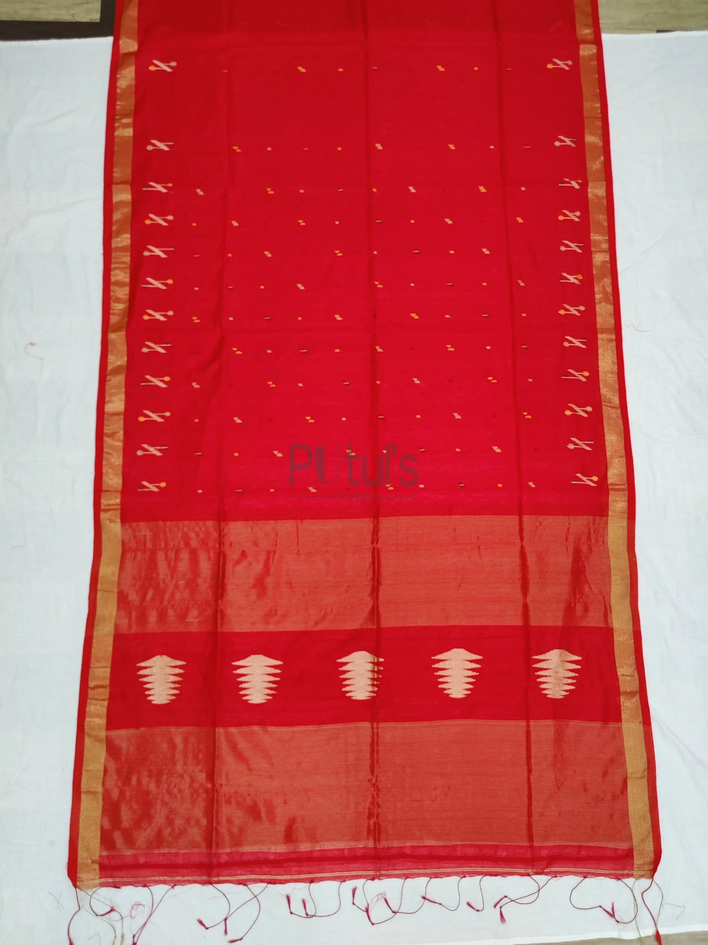 Red and black coloured handloom saree Putul's Fashion