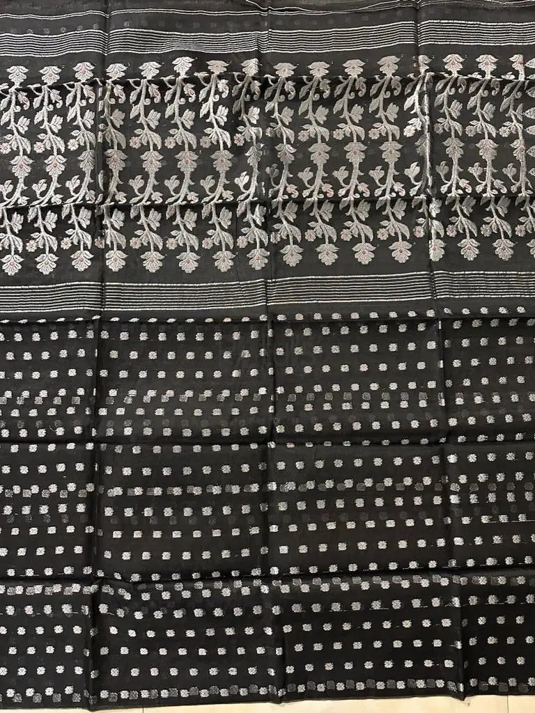 Muslin jamdani saree of Bengal Putul's Fashion