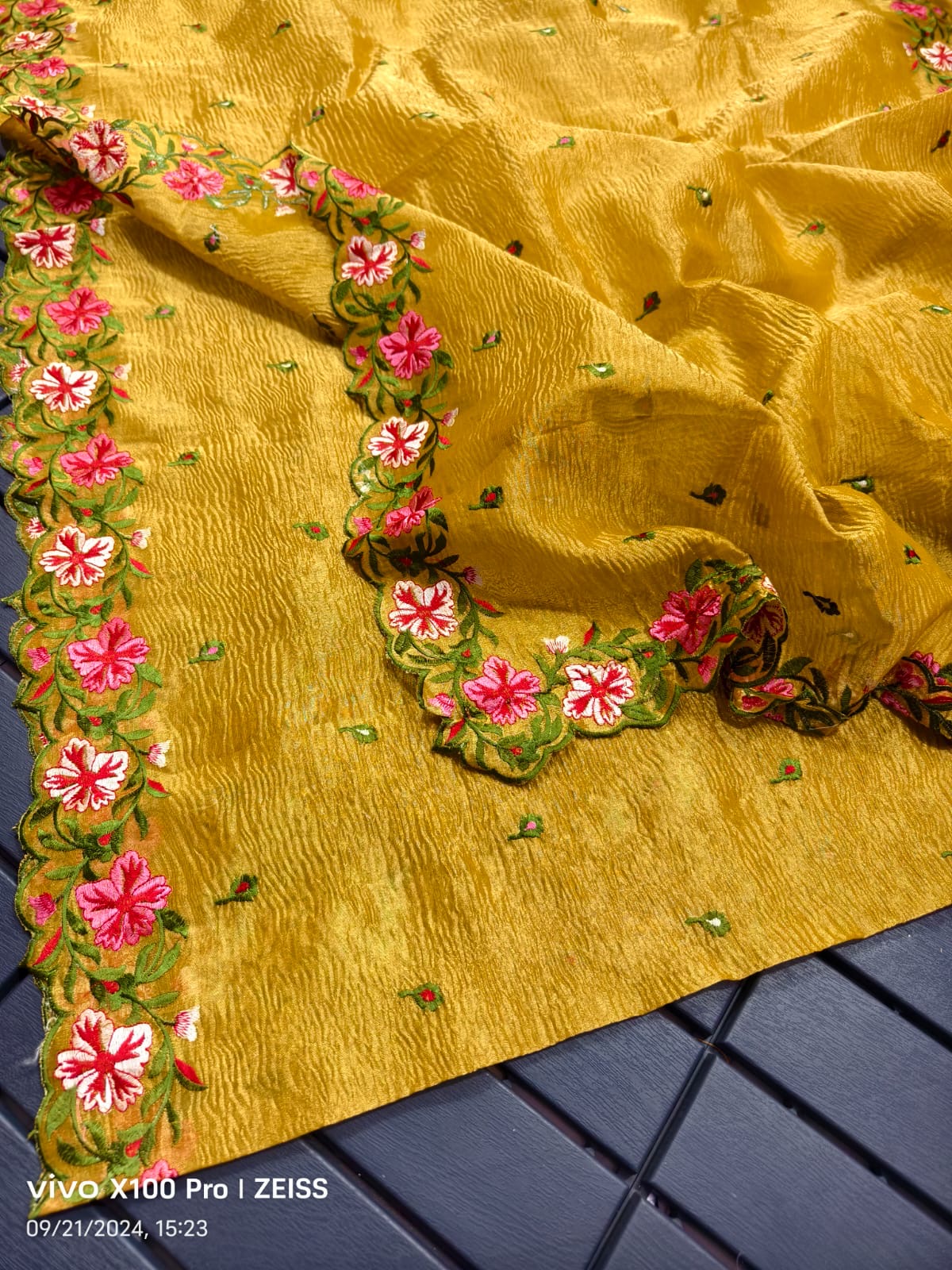 Crushed tissue embroidery saree with cut work border - Crushed tissue