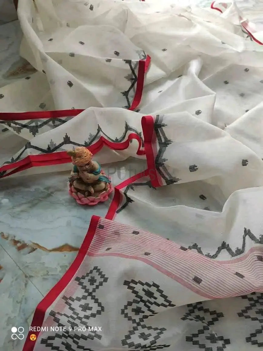 Muslin jamdani saree of Bengal Putul's Fashion