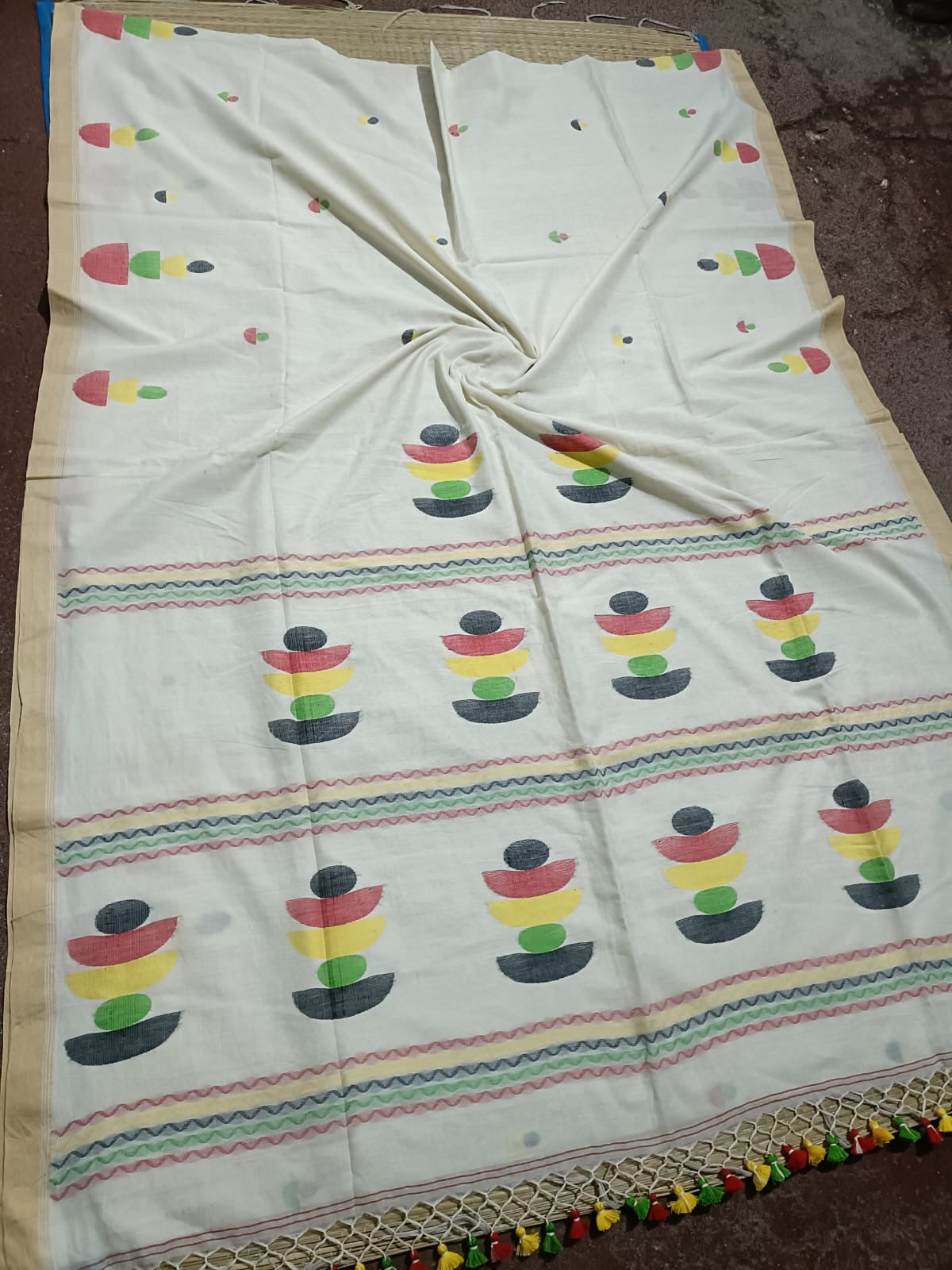 Premium quality cotton Jamdani saree for puja BP - White 2