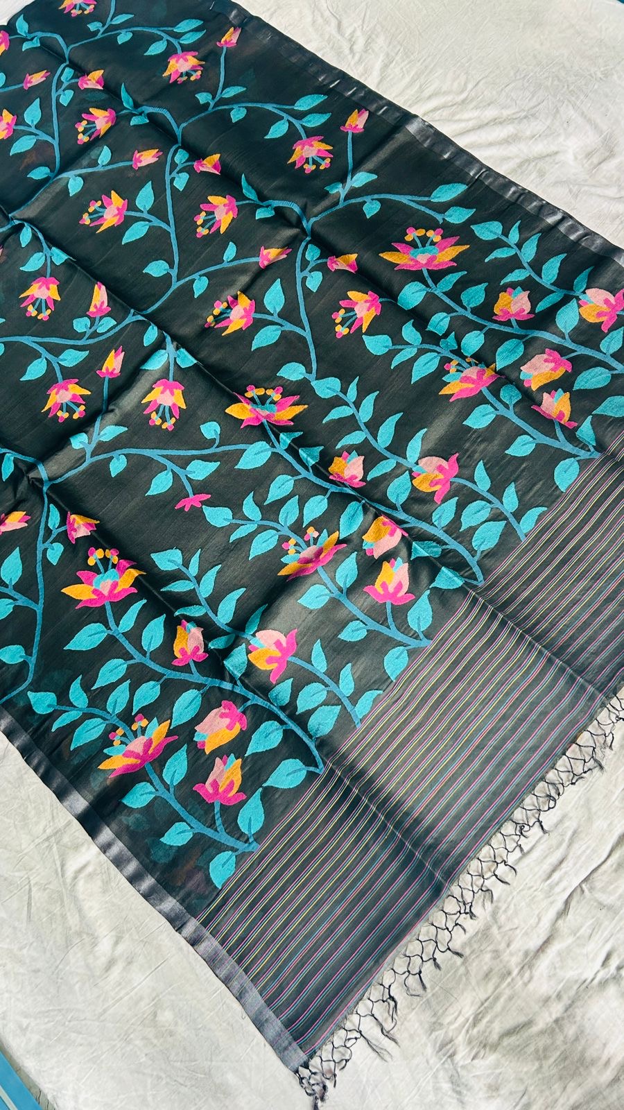 Multicoloured hand weaving floral motif on Resham muslin jamdani saree - Tantuj muslin