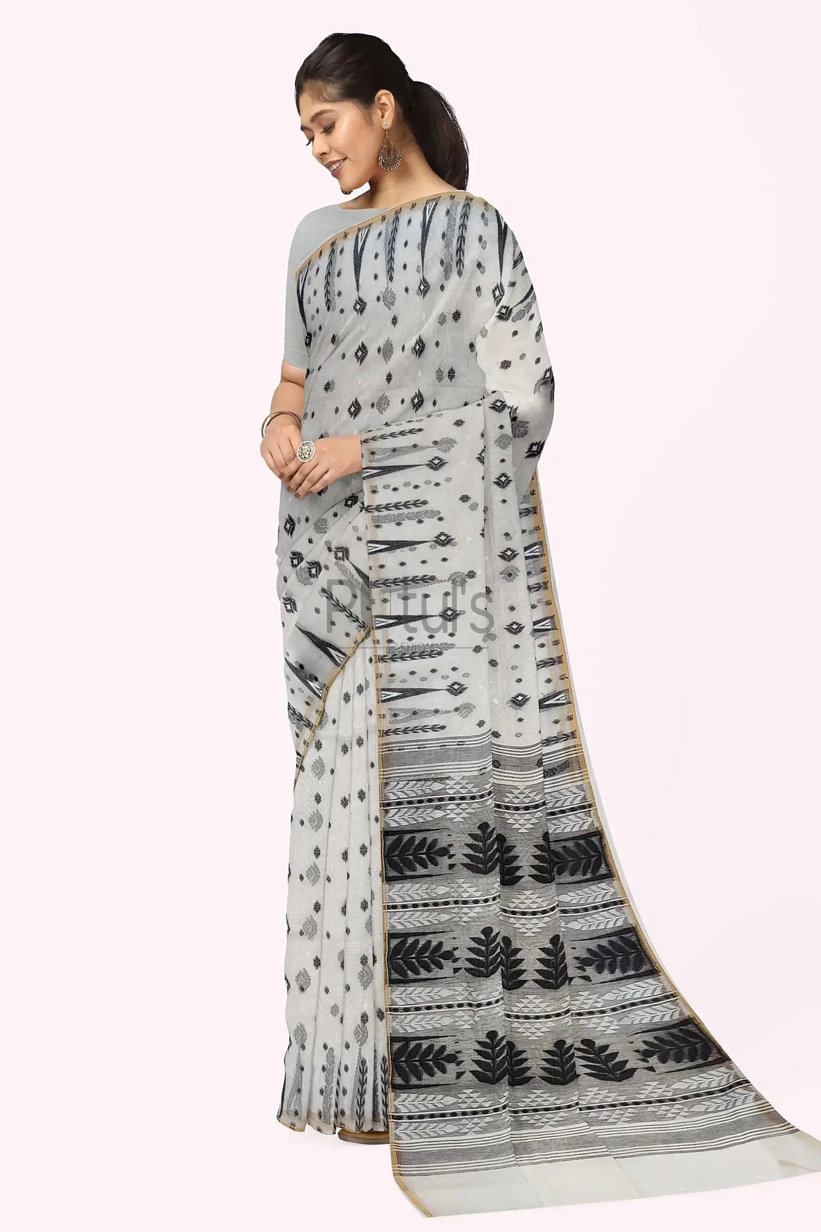 White resham dhakai Jamdani saree - Putul's Fashion