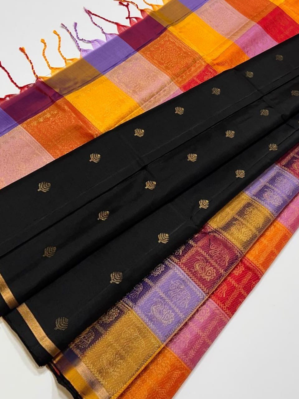 Soft silk Handwoven handloom silk marked saree