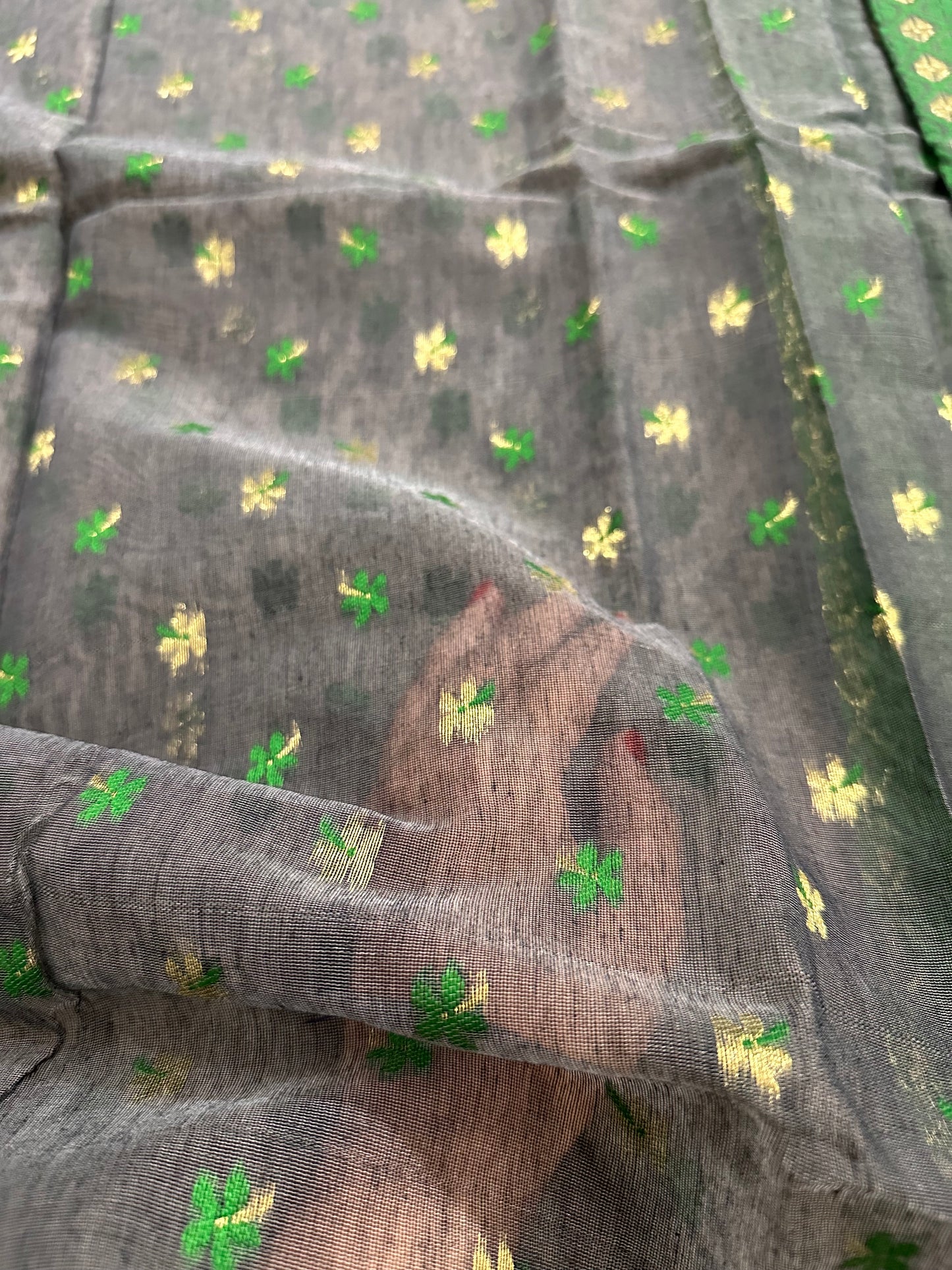 Dark green colour bengal soft resham dhakai Jamdani patli pallu design - Putul's Fashion