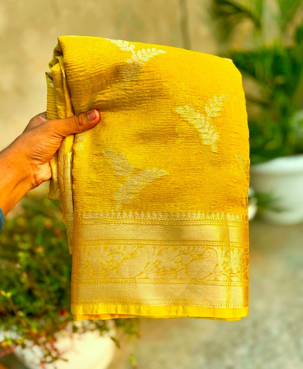Crushed tissue leaf Banarasi saree - Yellow - Crushed tissue