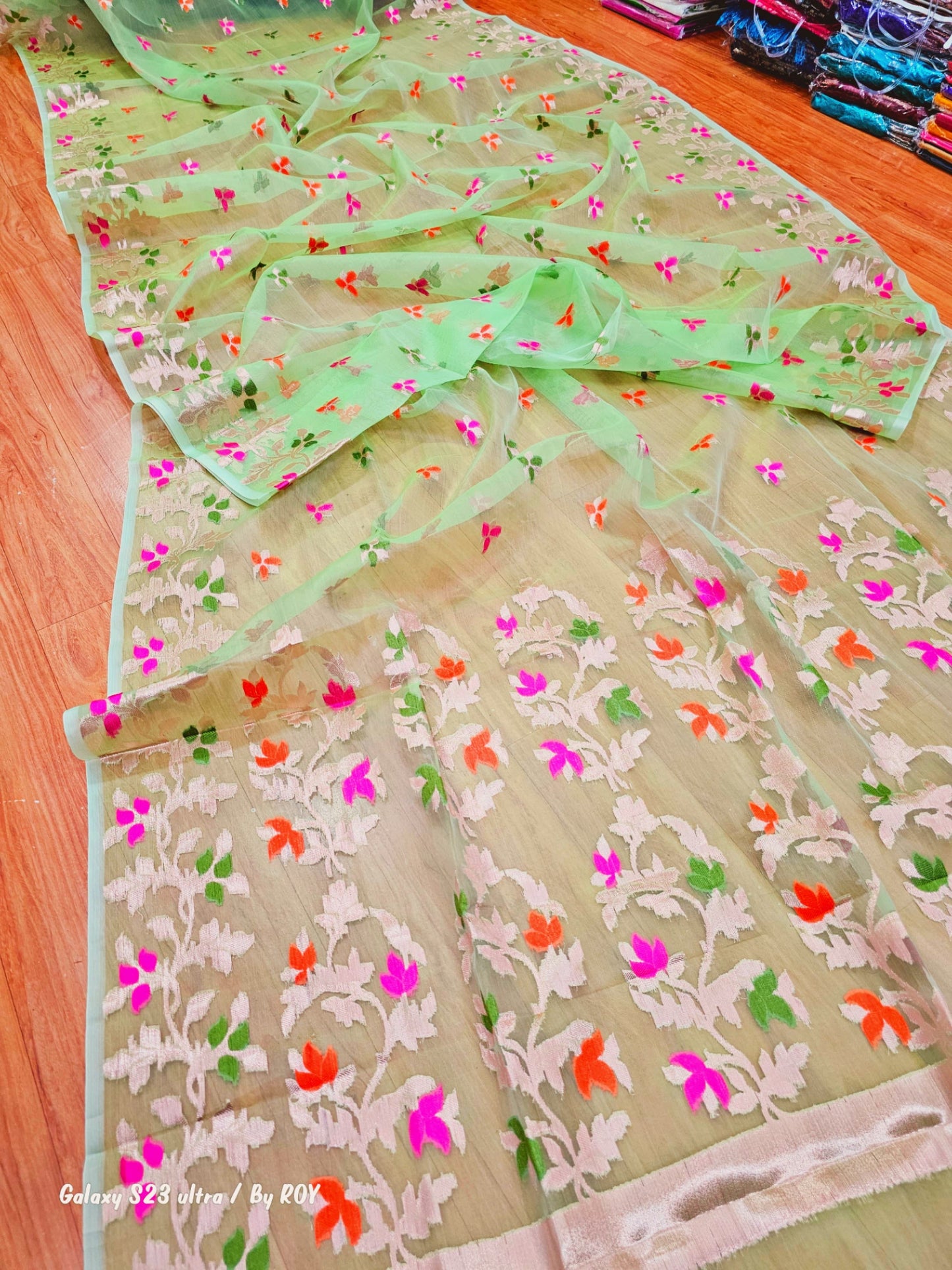 Muslin jamdani saree