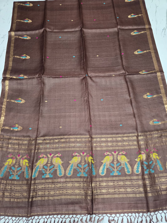 An Heirloom Woven in Earth and Gold: The Gachi Tussar Paithani saree