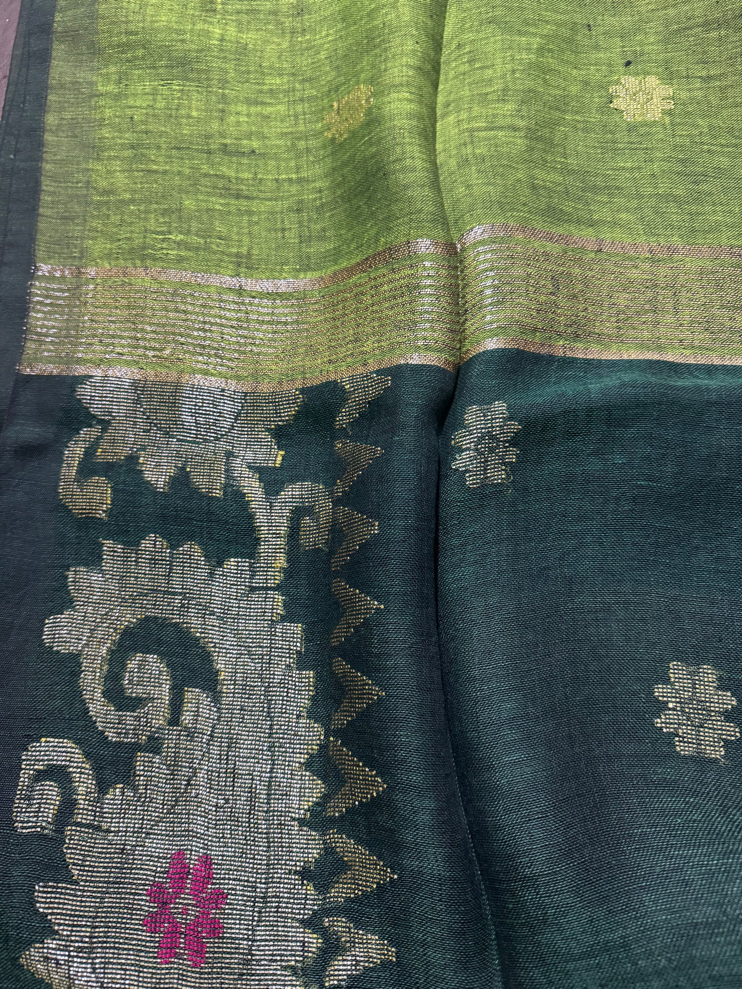 Mehendi green coloured kolka linen jamdani saree