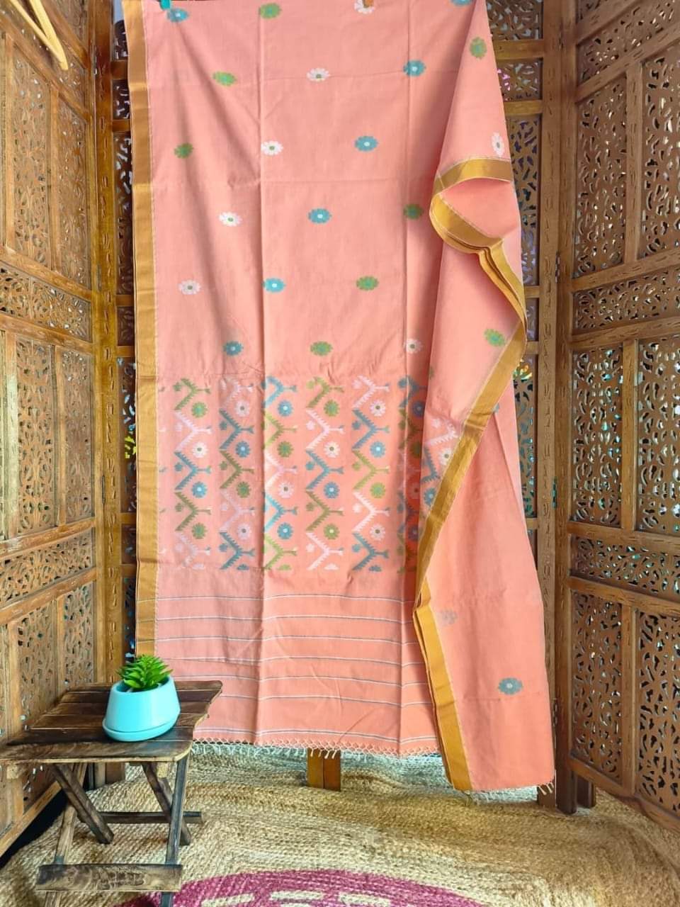 Handwoven Cotton jamdani saree