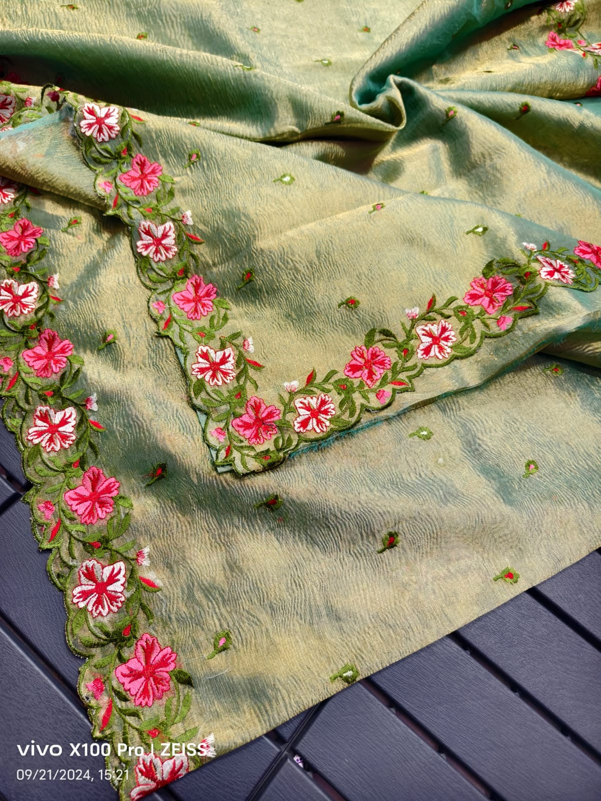 Crushed tissue embroidery saree with cut work border - Crushed tissue