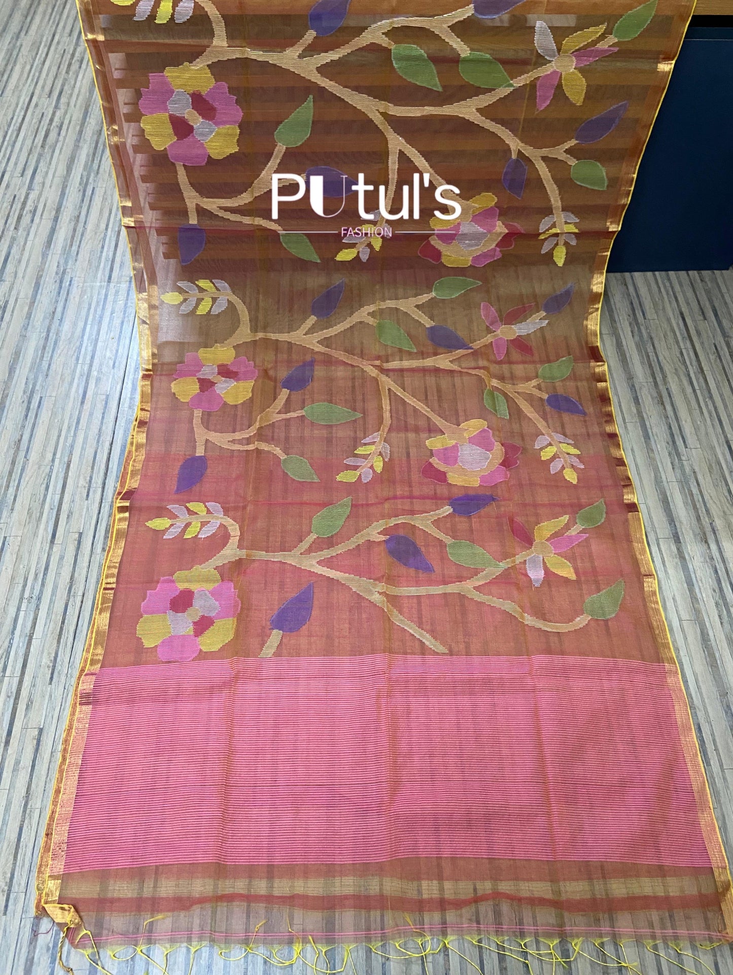 Handweaving muslin jamdani saree of Bengal - Peach - muslin saree