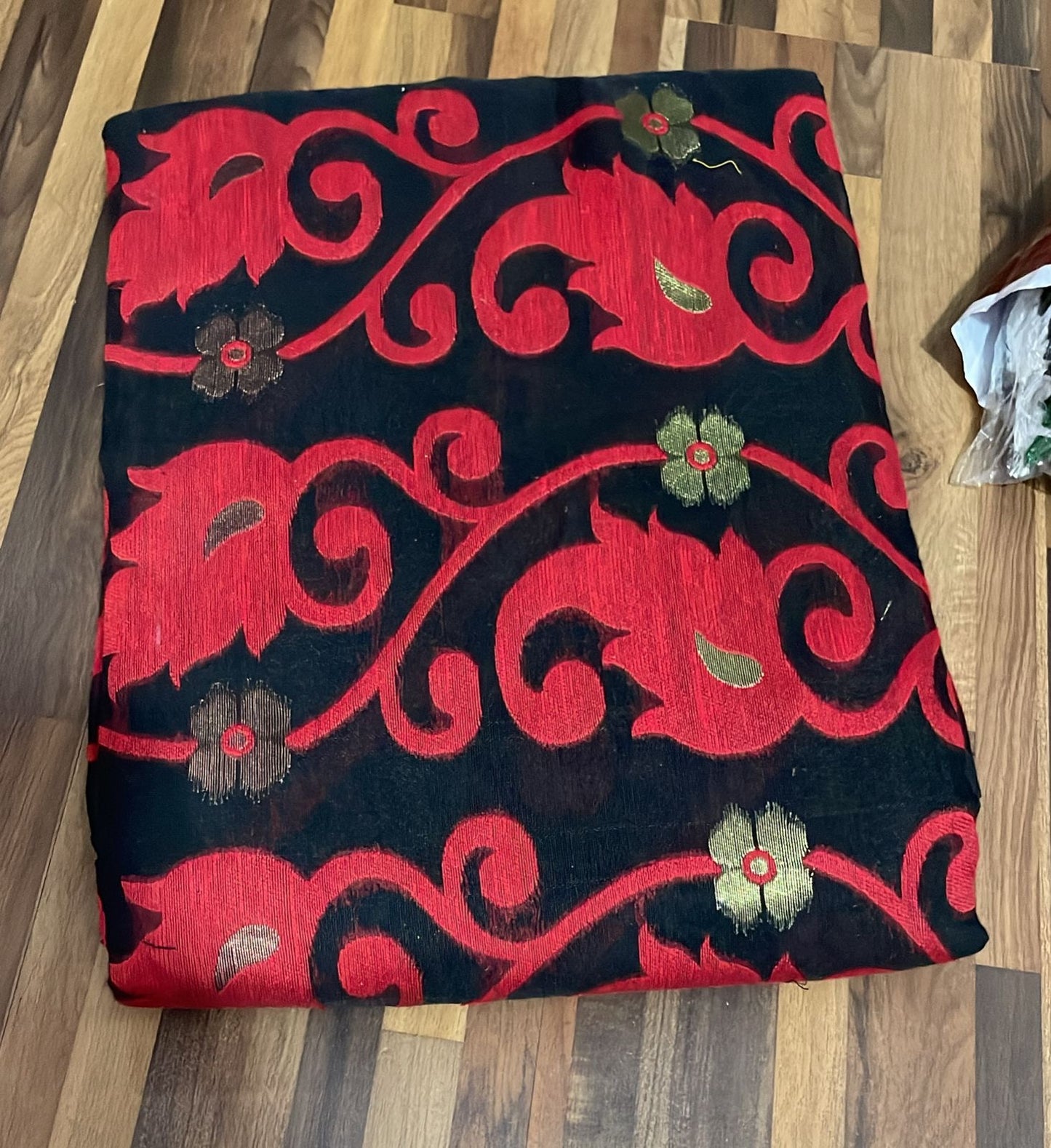 Handloom soft Dhakai jamdani saree