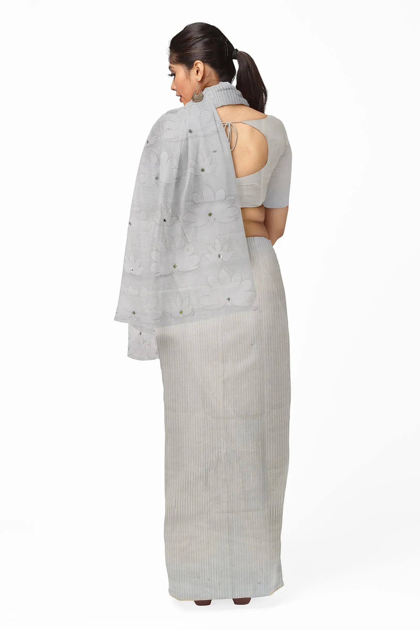 Applique saree on noyel fabric white Putul's fashion