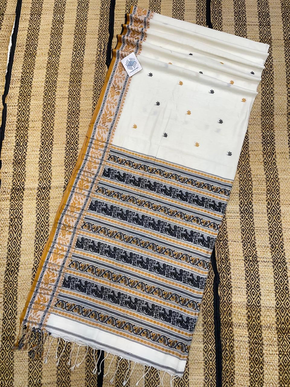 Cotton Baluchori Saree with Intricate Patterns for Elegant Style