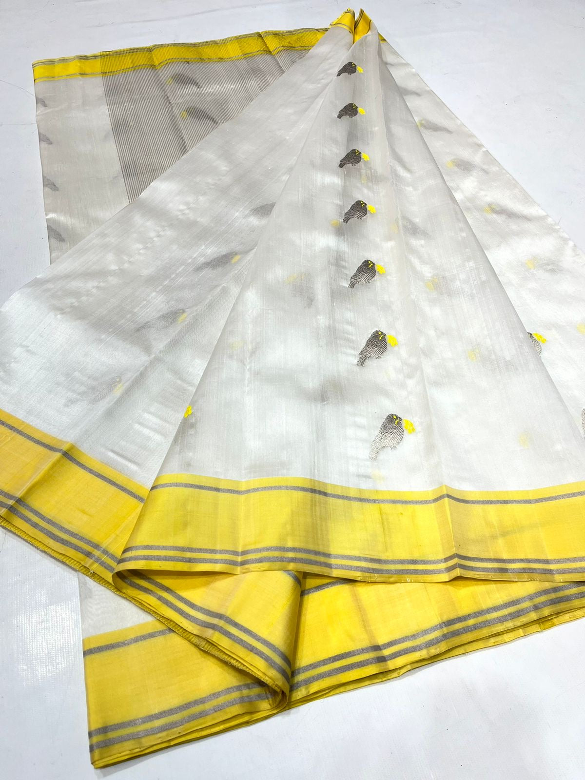 South Pattu tissue saree A saree of legacy yellow border with rich weaving of bird - Silver white - Pattu saree